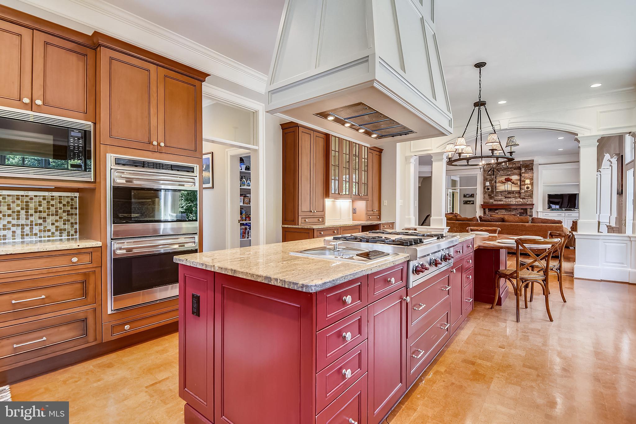 NEAR CLIFTON - Residential