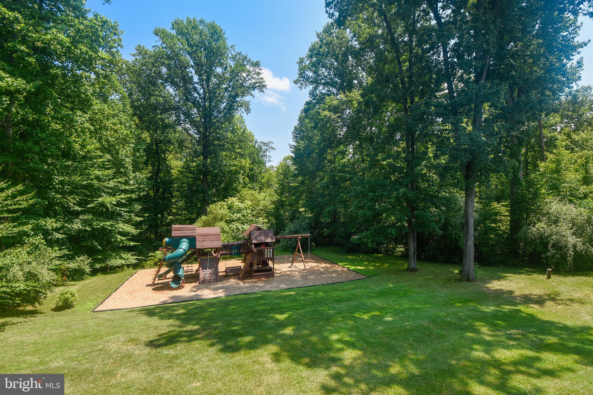 NEAR CLIFTON - Residential