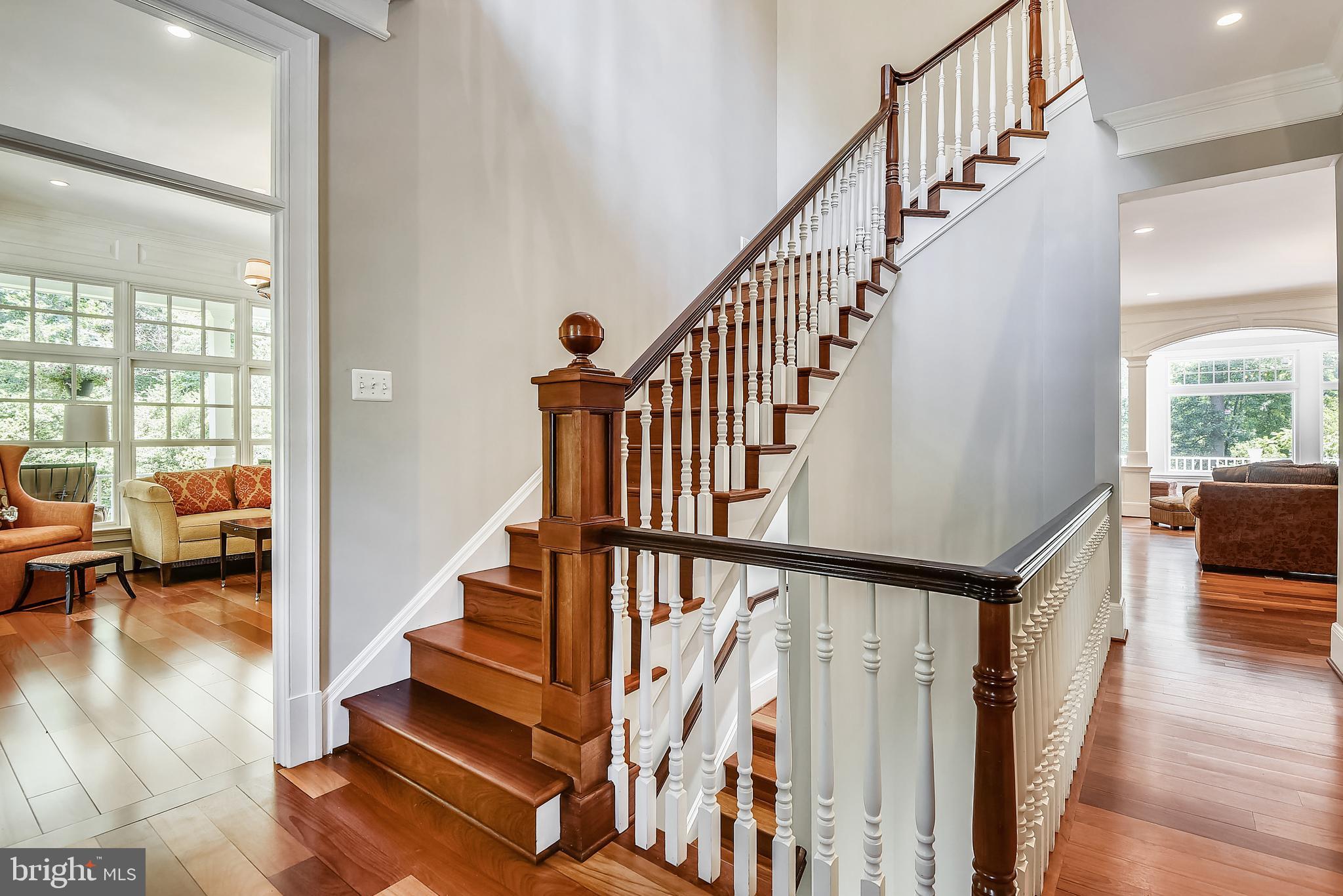 NEAR CLIFTON - Residential