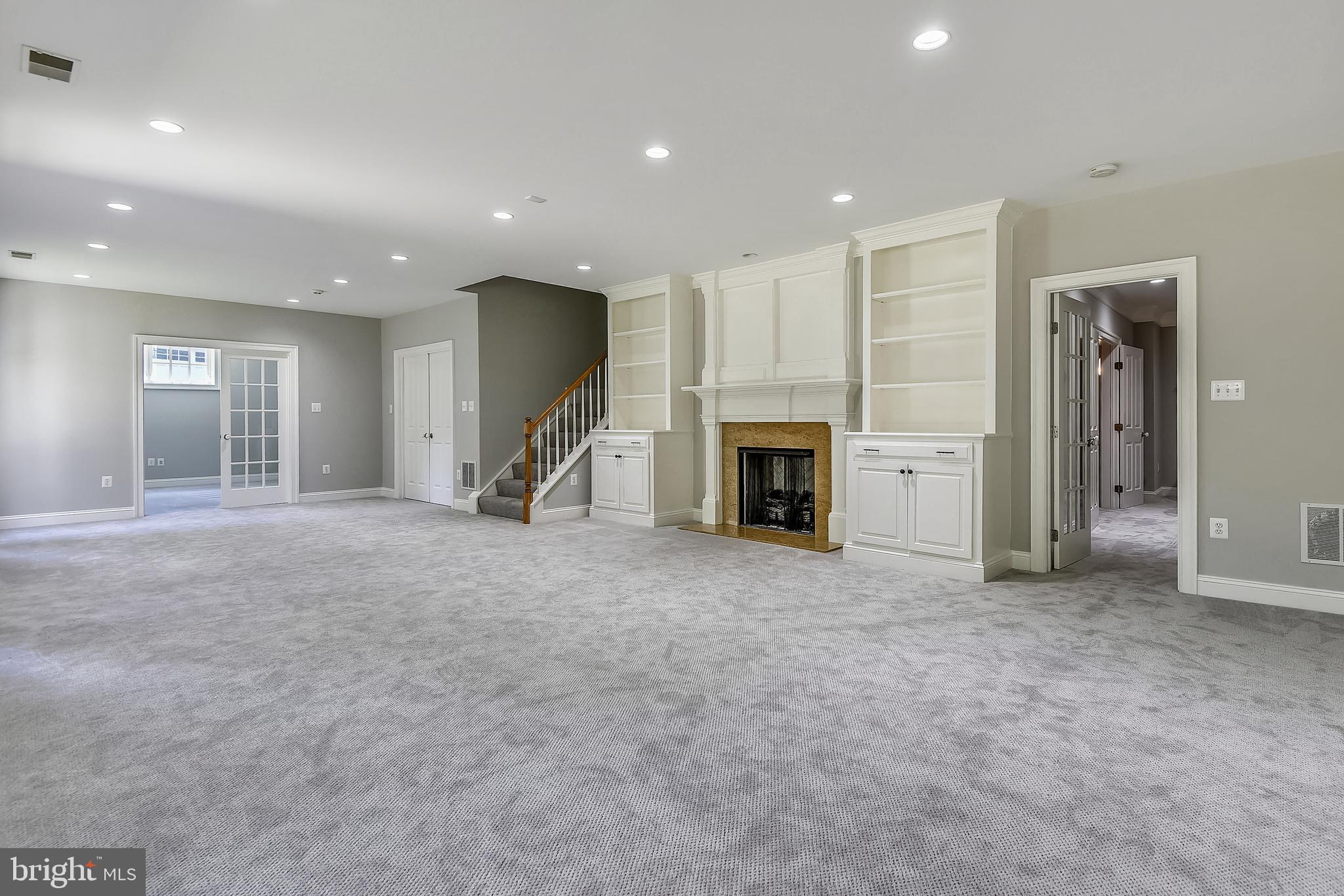 NEAR CLIFTON - Residential