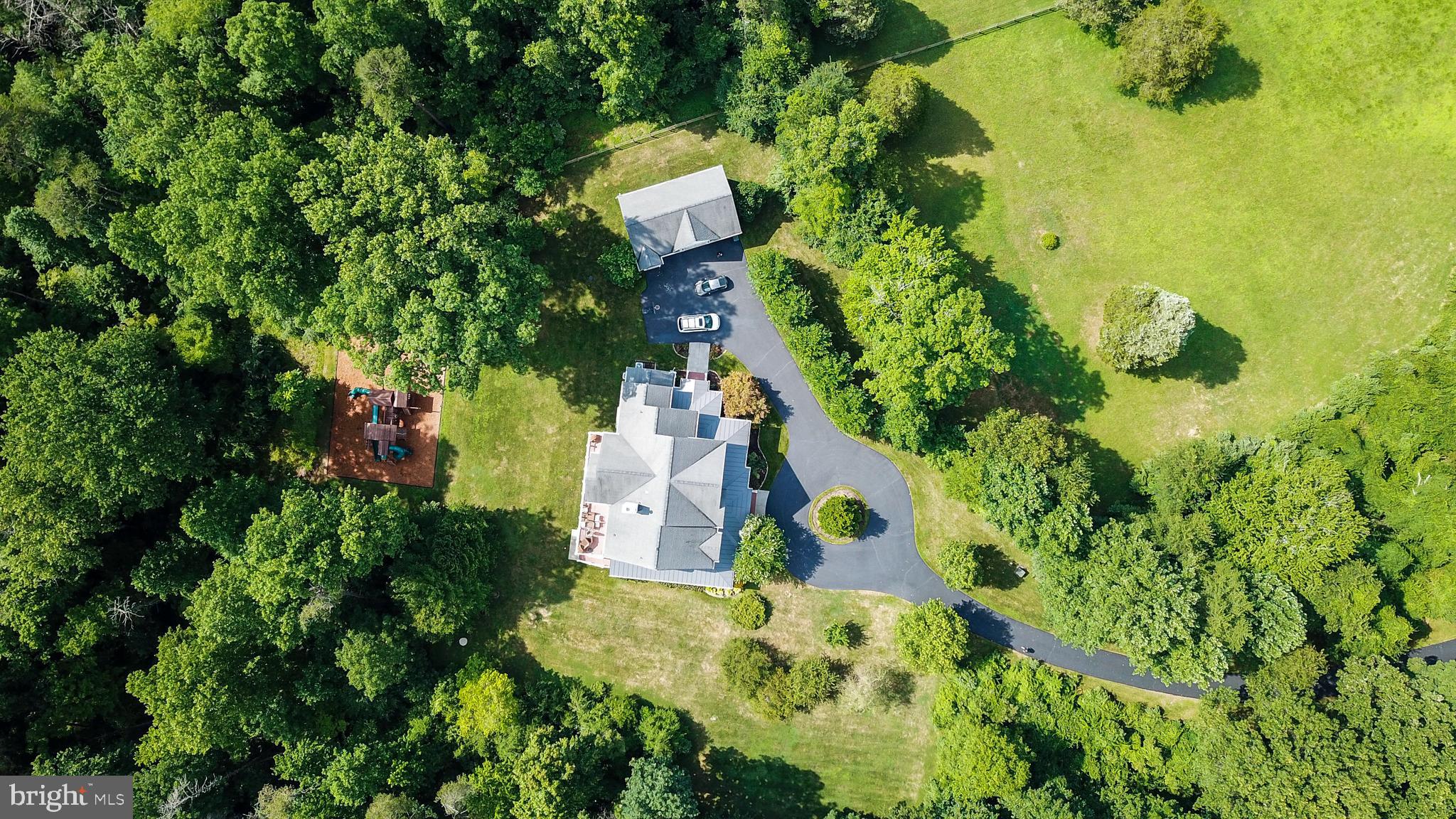 NEAR CLIFTON - Residential