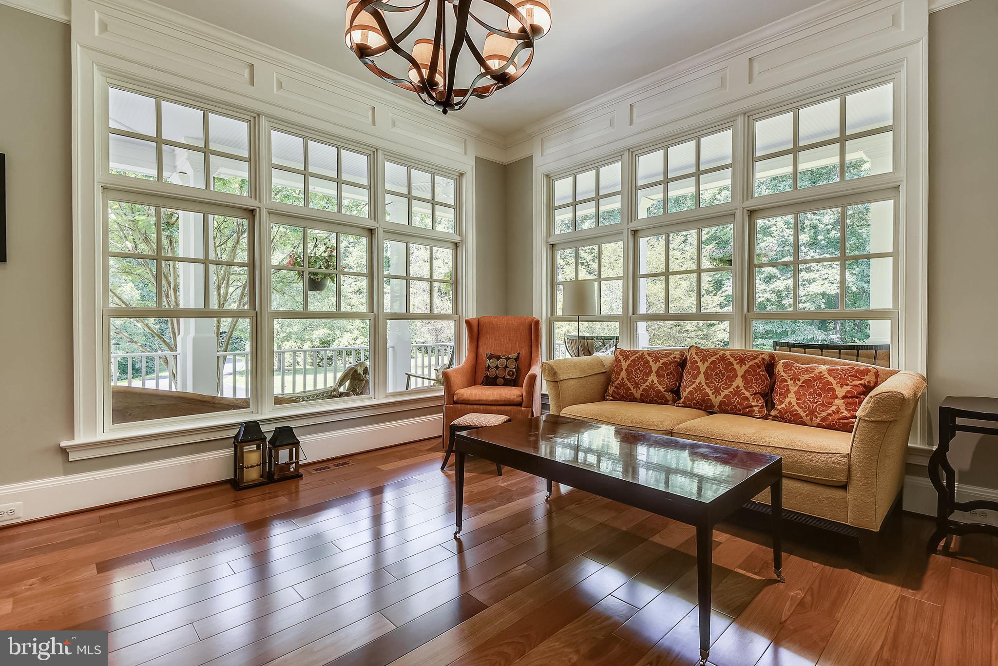 NEAR CLIFTON - Residential