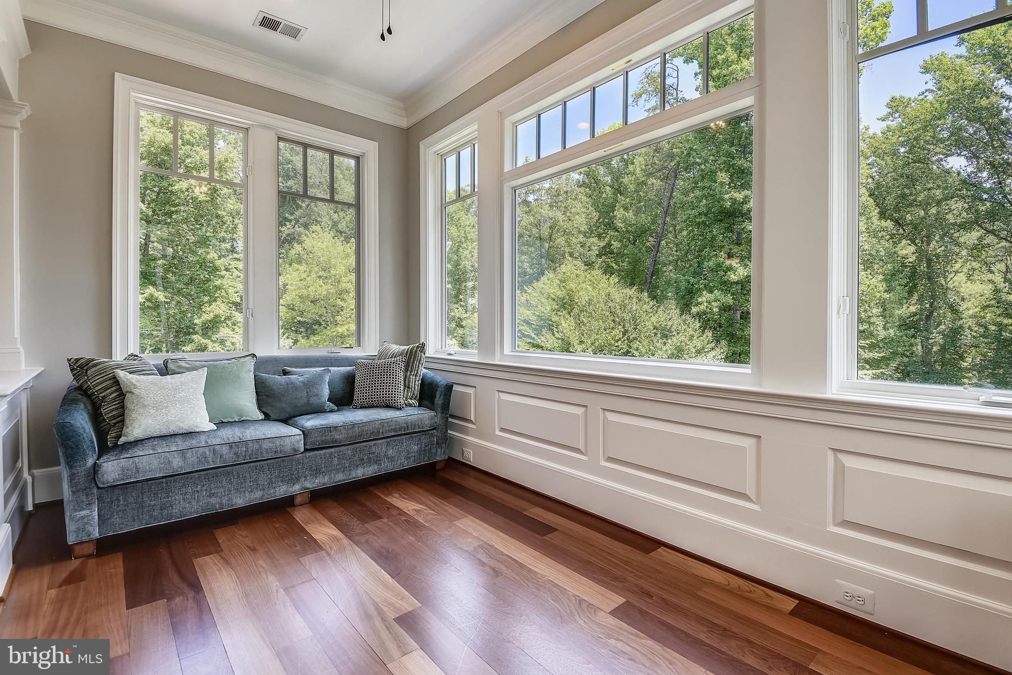 NEAR CLIFTON - Residential