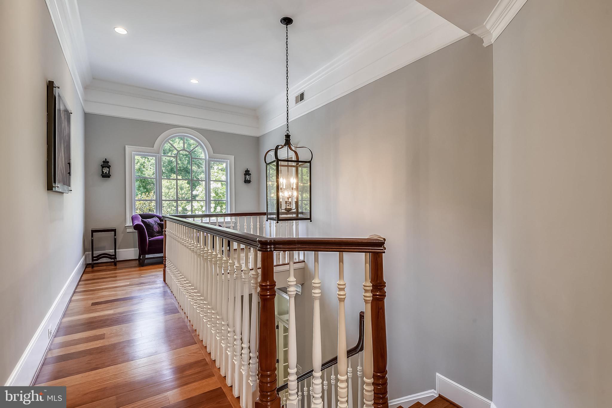 NEAR CLIFTON - Residential