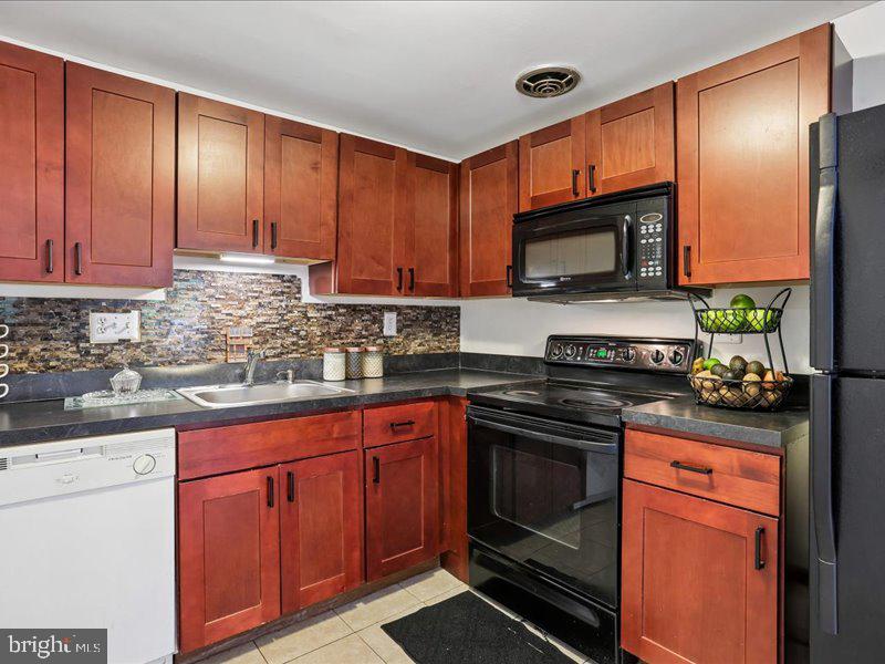 NATHANS HILL - Residential