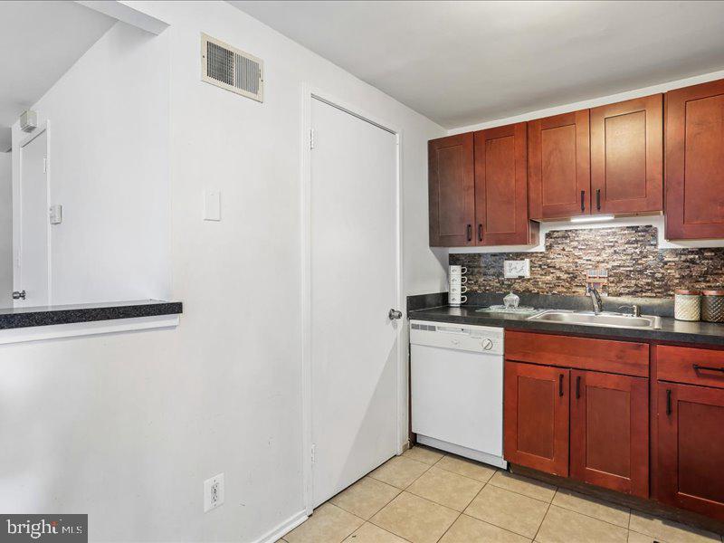 NATHANS HILL - Residential
