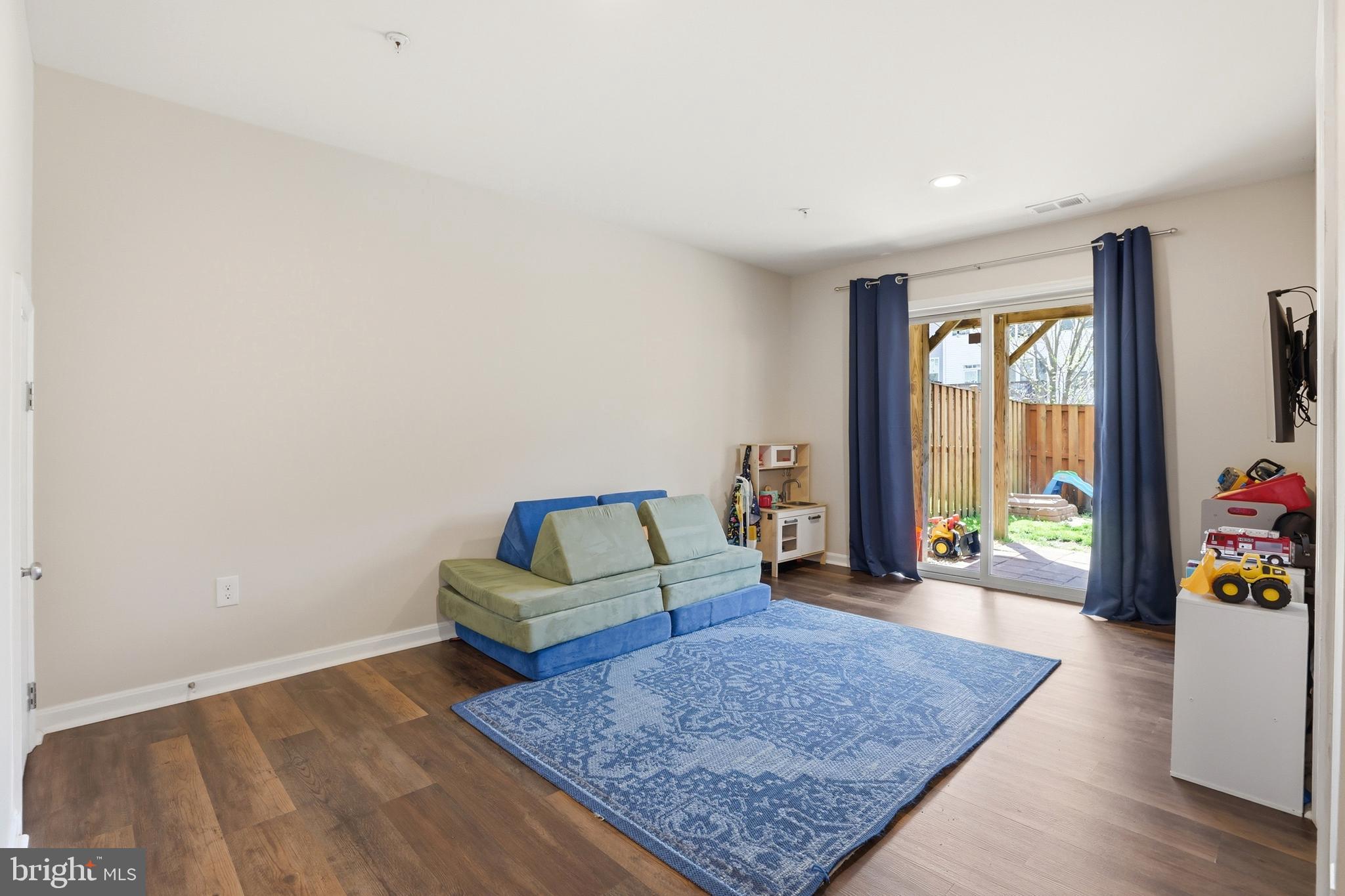 CANTERBURY VILLAGE - Residential