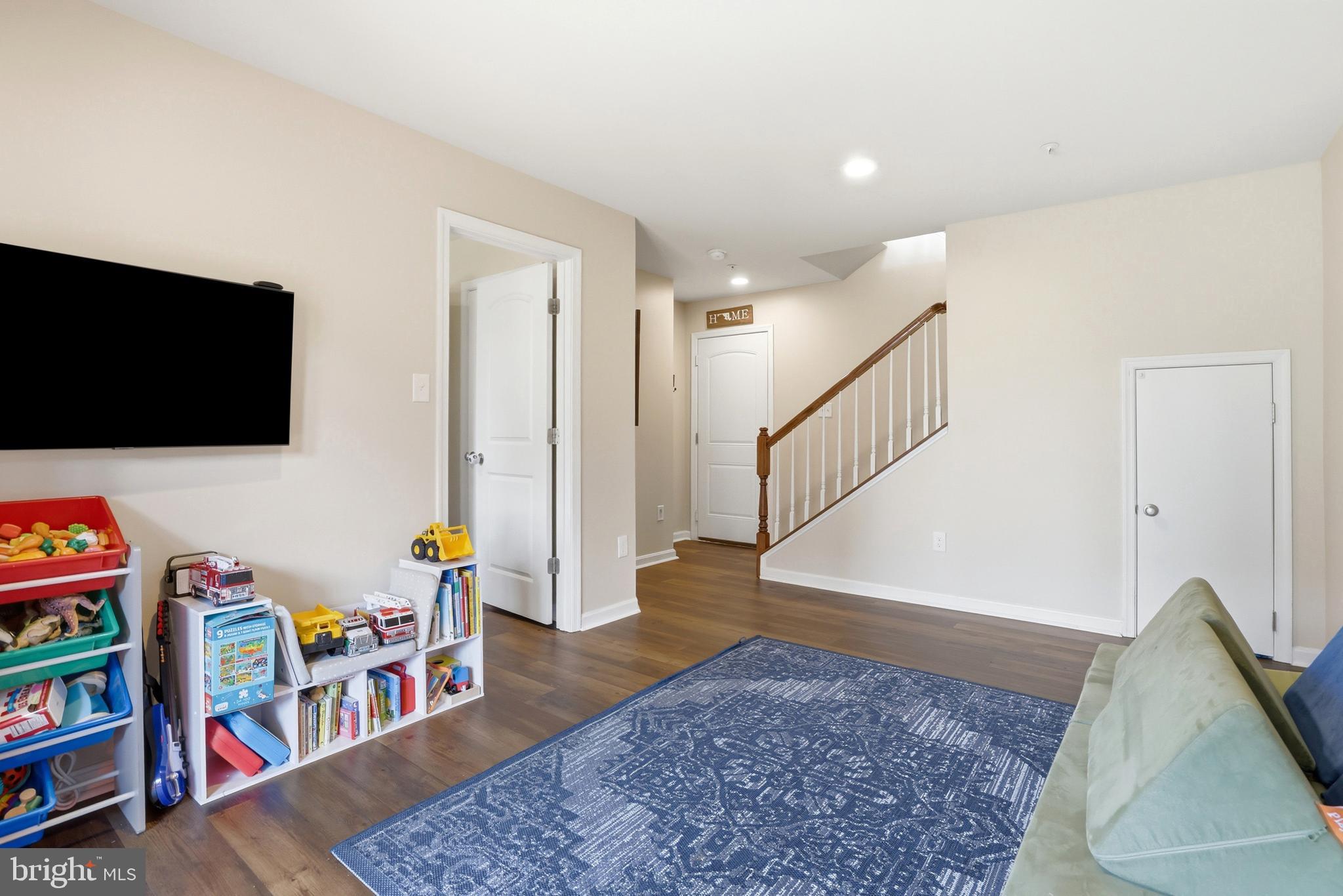 CANTERBURY VILLAGE - Residential