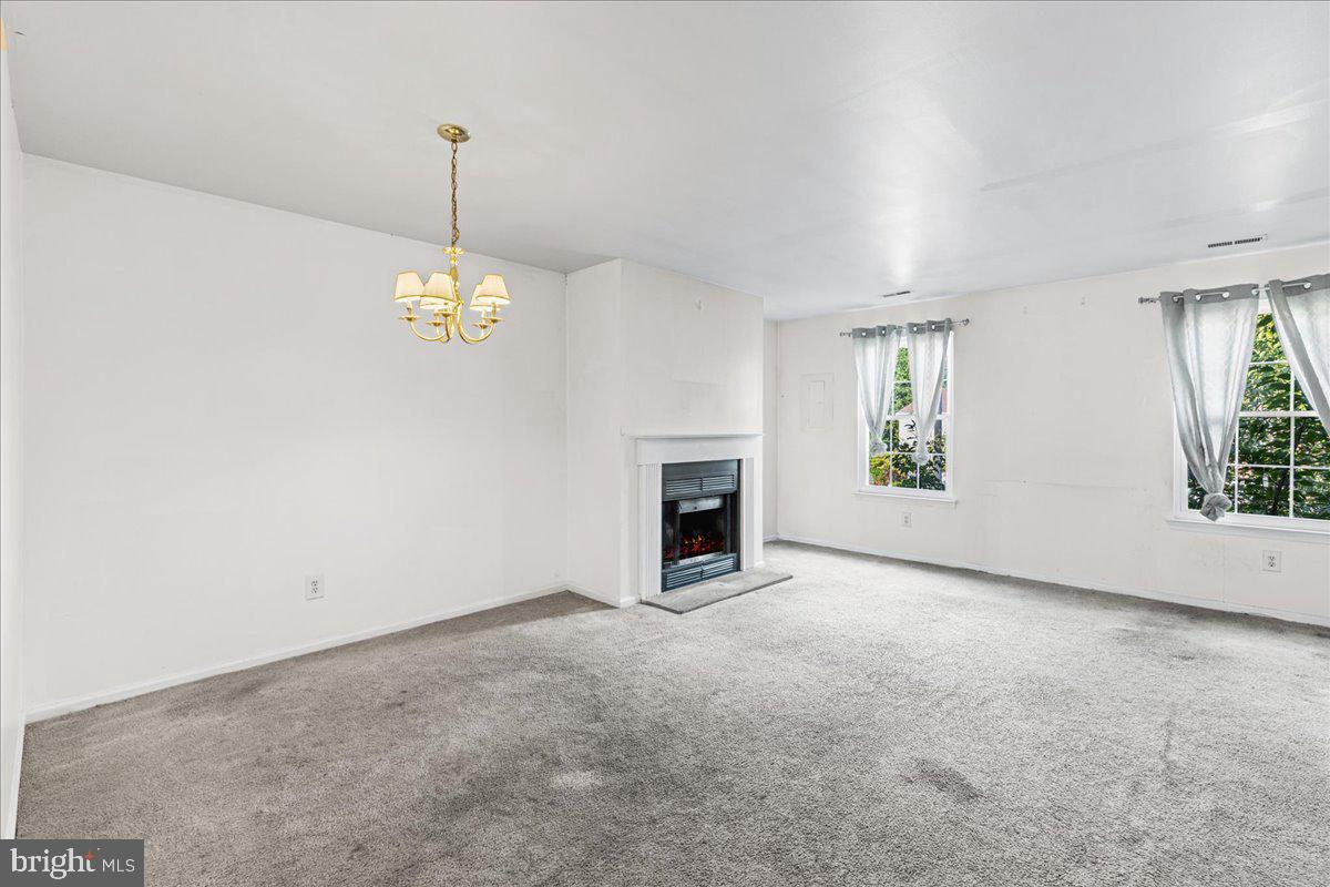 1307 HUNTINGDON MEWS
