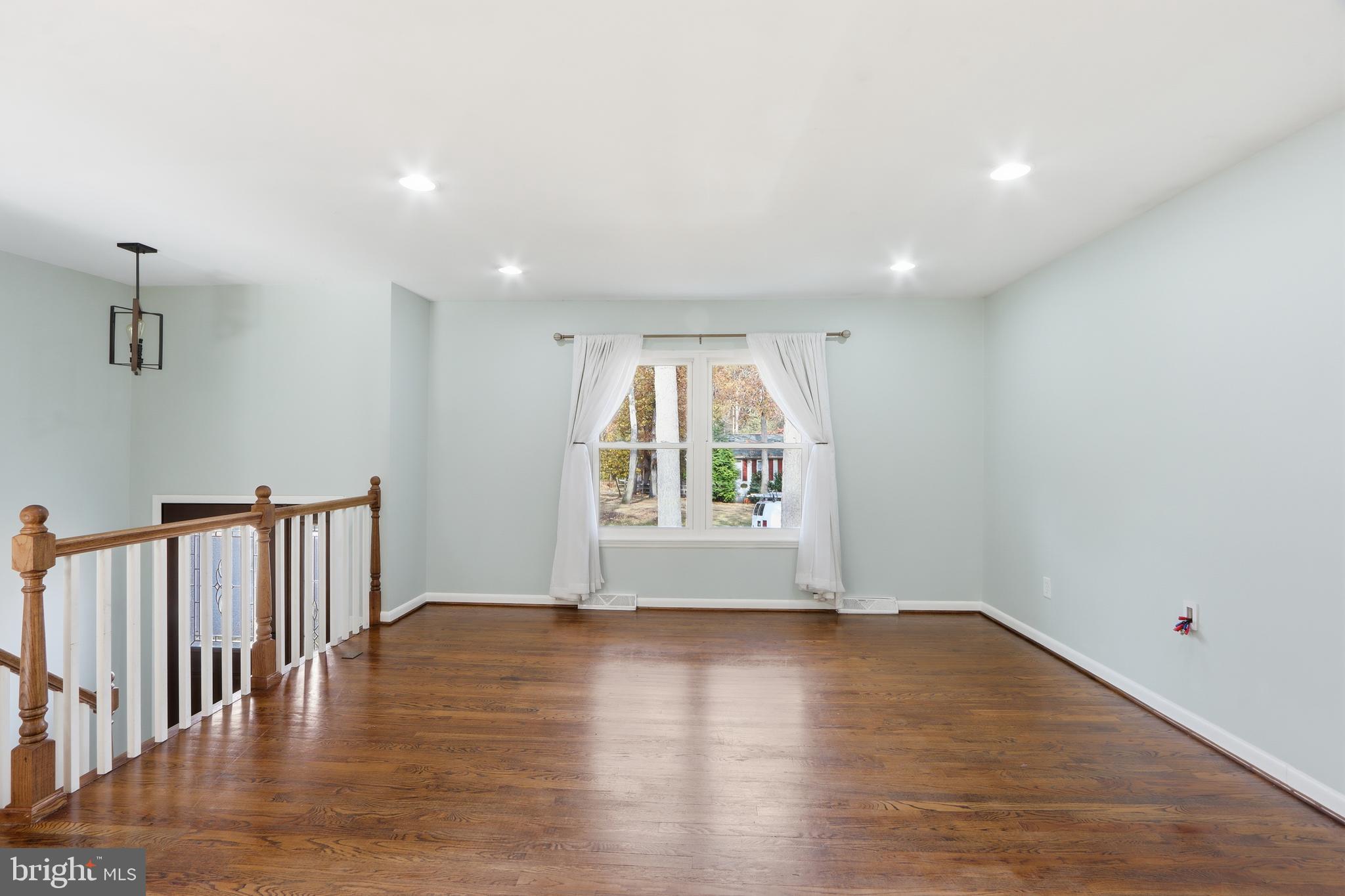 LAKE SHORE - Residential Lease