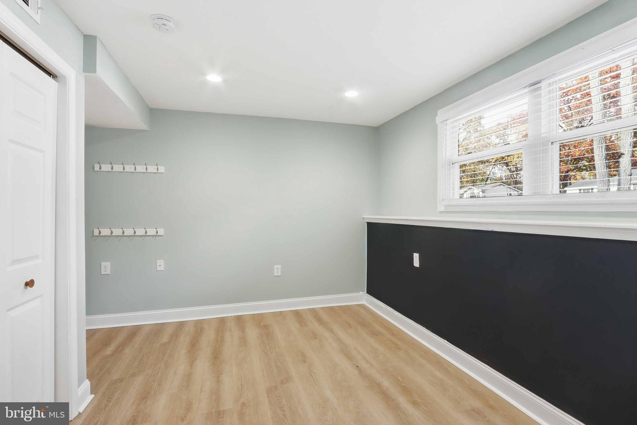 LAKE SHORE - Residential Lease