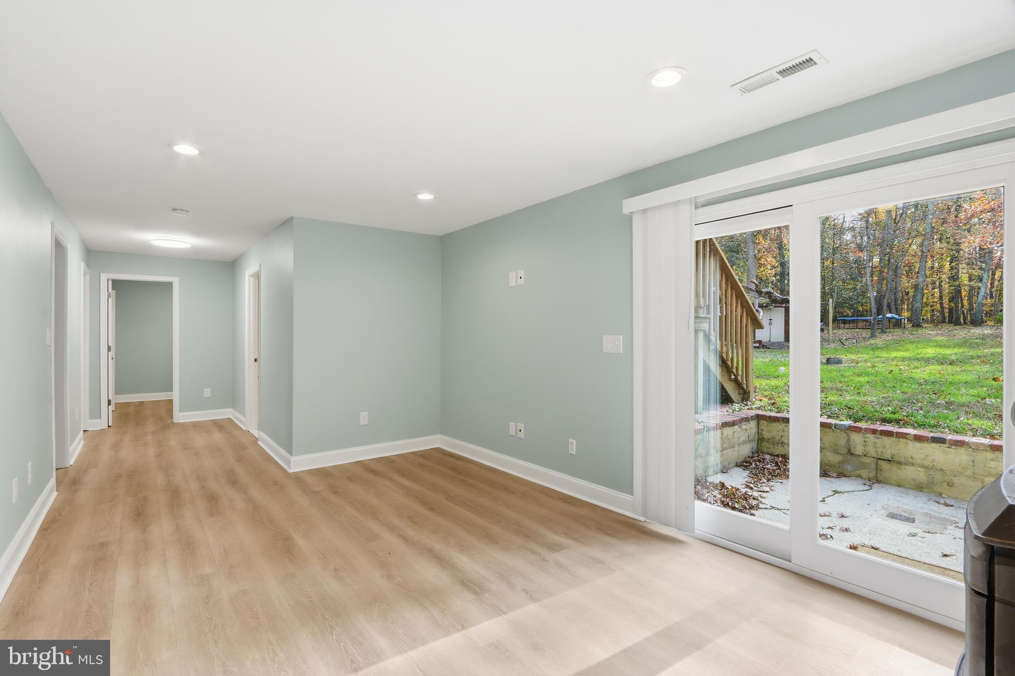 LAKE SHORE - Residential Lease