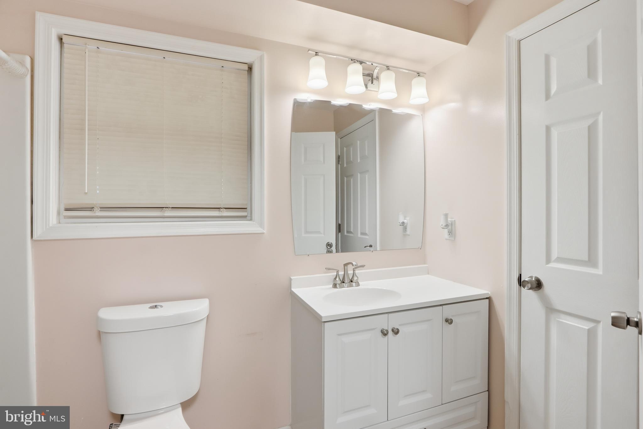 LAKE SHORE - Residential Lease