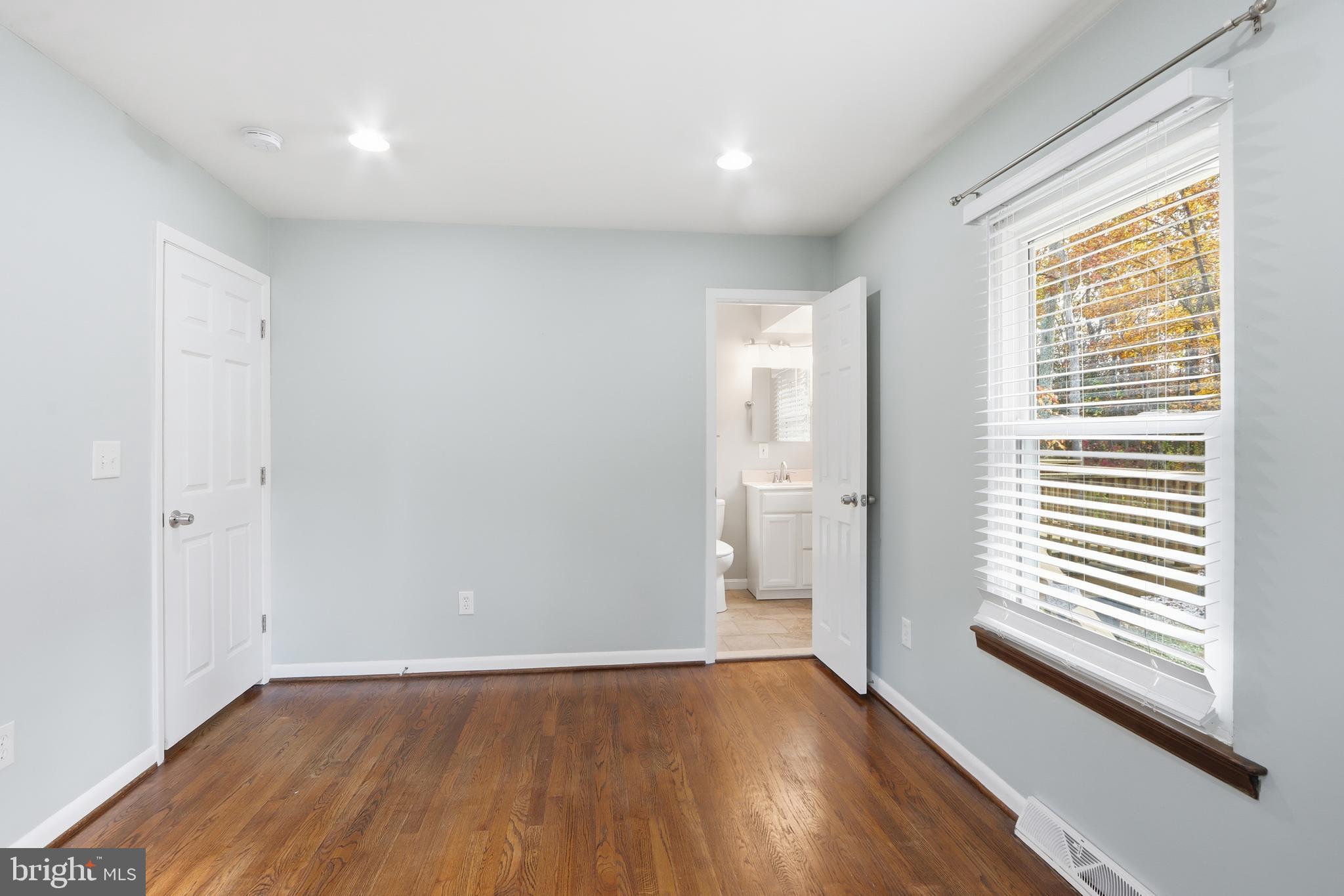 LAKE SHORE - Residential Lease