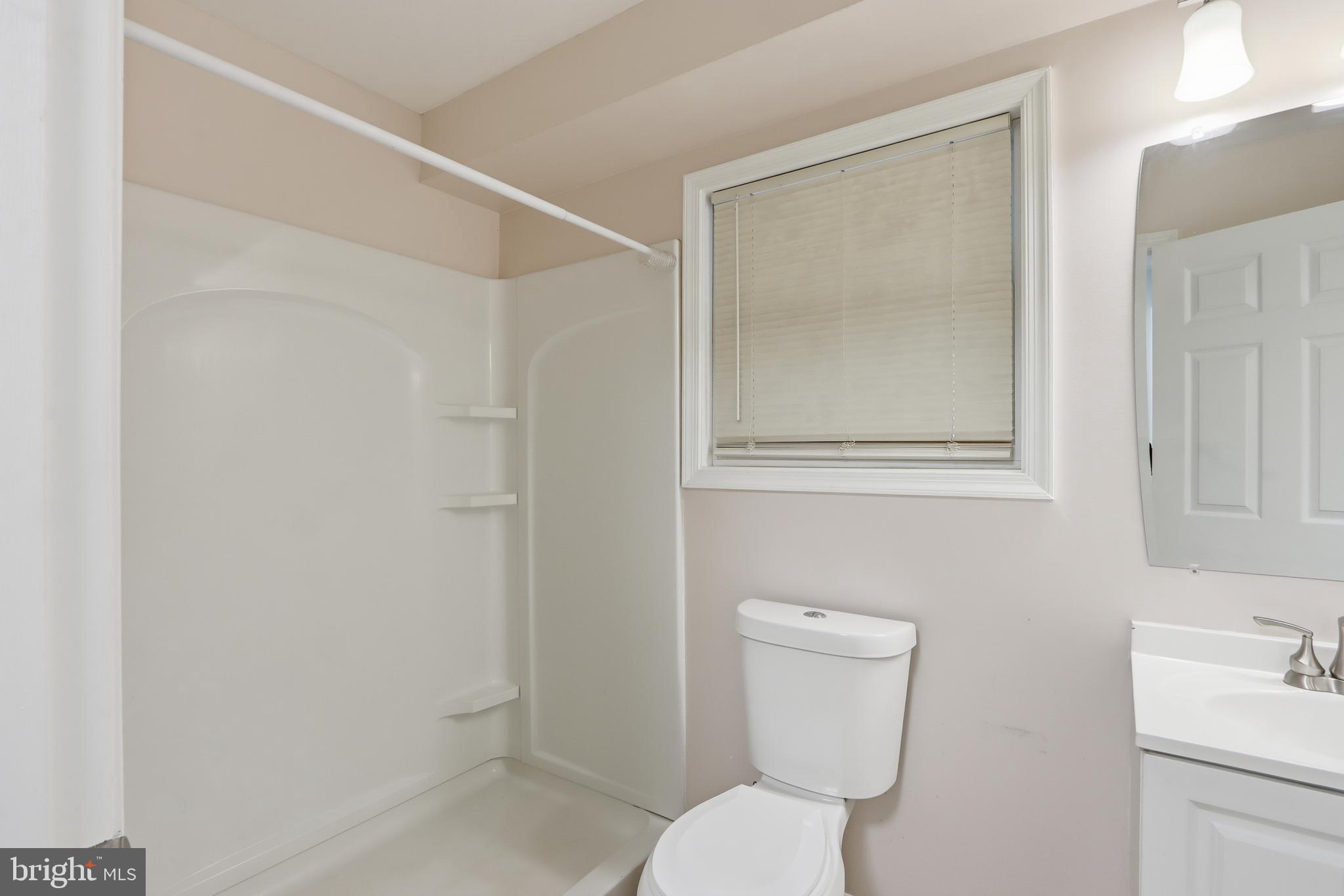 LAKE SHORE - Residential Lease