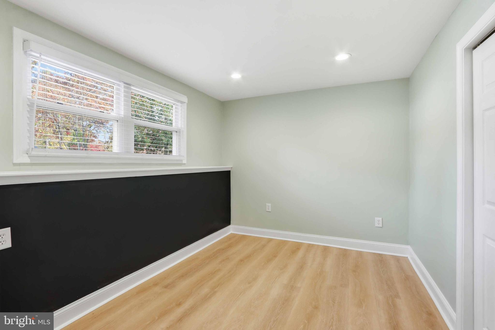 LAKE SHORE - Residential Lease