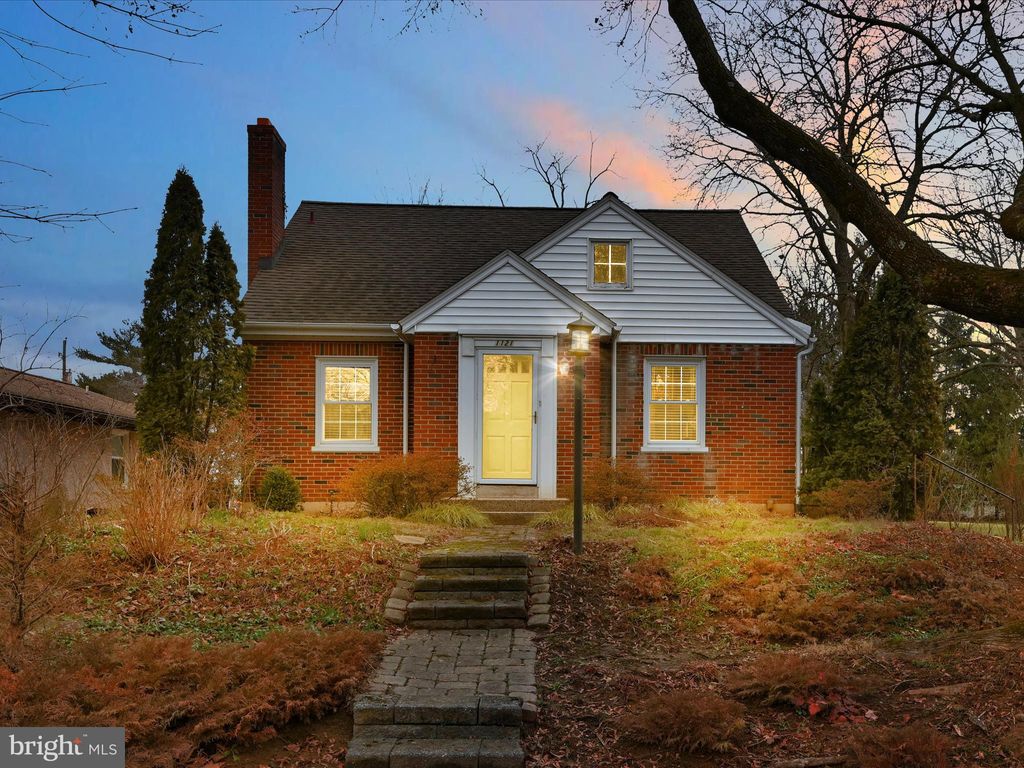 Photo of 1121 Crest Lane, Lancaster, PA 17601 (MLS # PALA2046388)