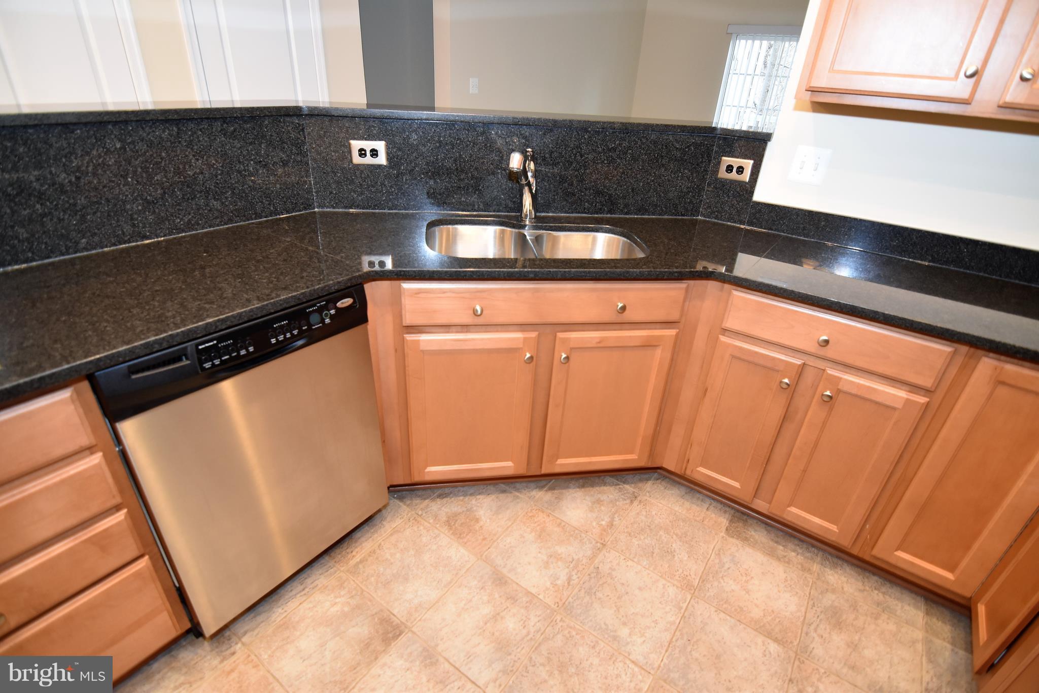 THE RESERVE CONDOMINIUMS - Residential Lease