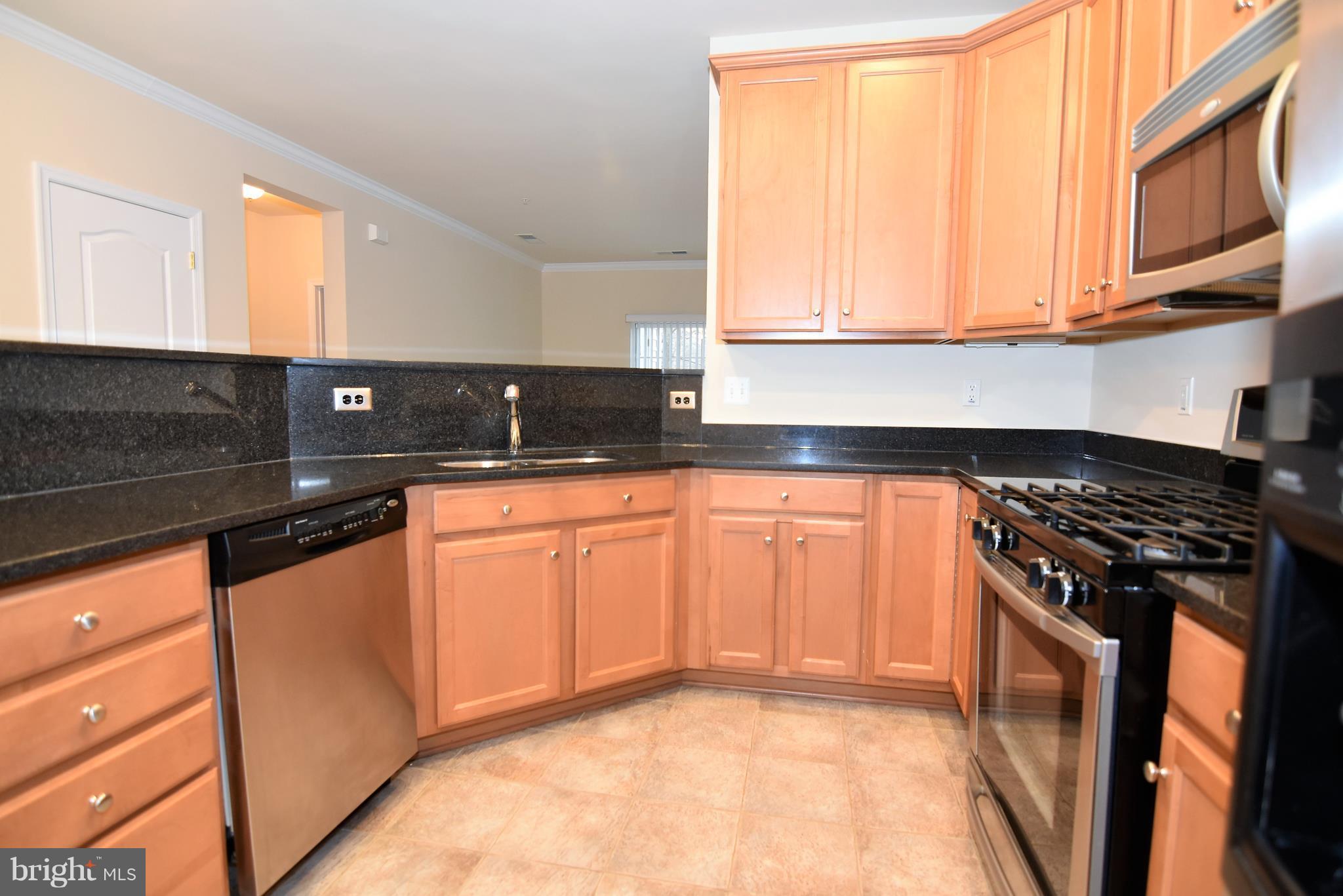 THE RESERVE CONDOMINIUMS - Residential Lease