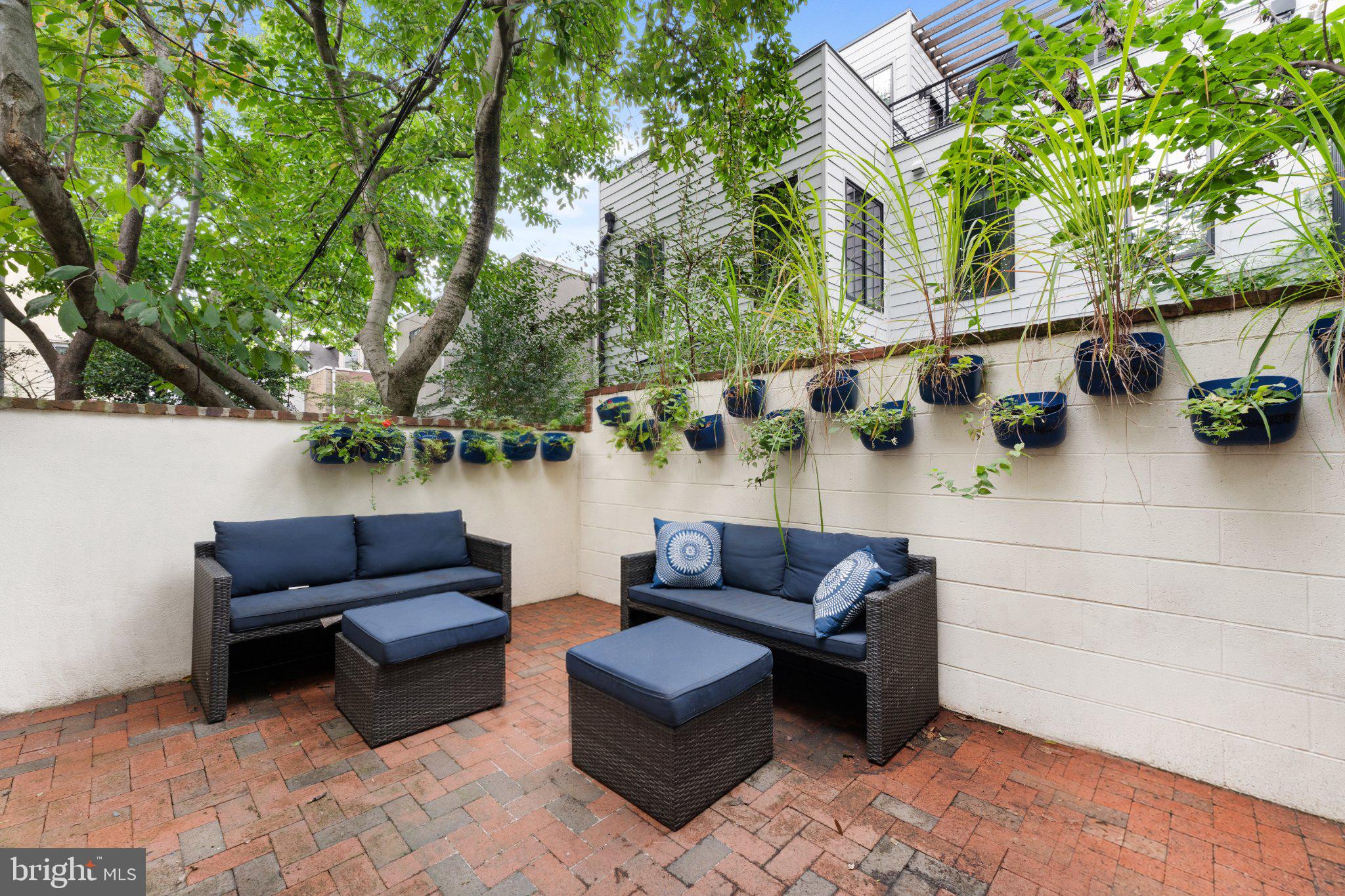 2417 PANAMA STREET