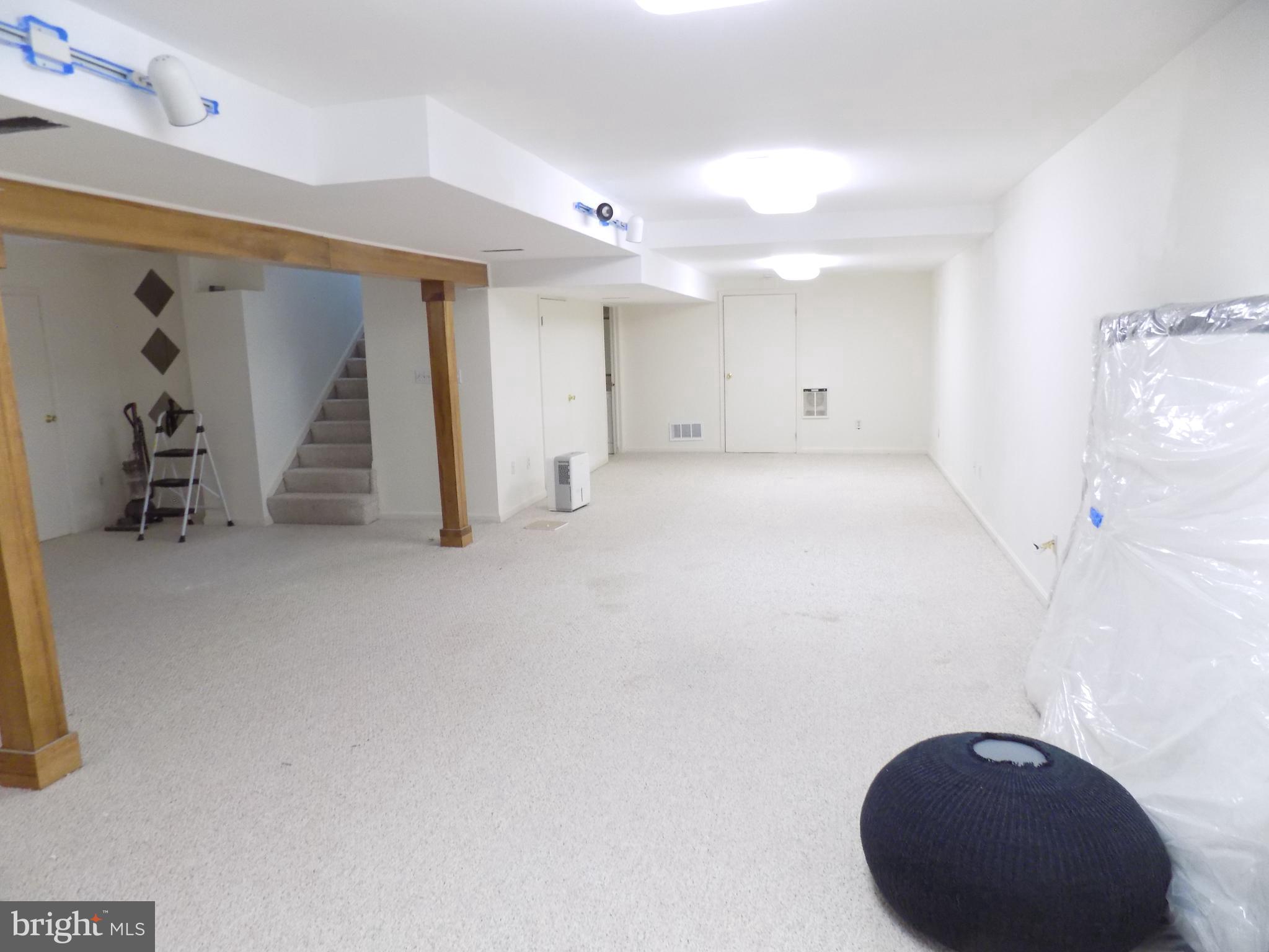 GLENWOOD GARTH - Residential Lease