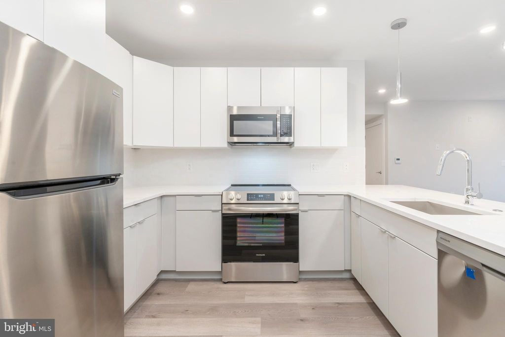 Photo of 3449 Scotts Lane #B323, PHILADELPHIA, PA 19129 (MLS # PAPH2549392)