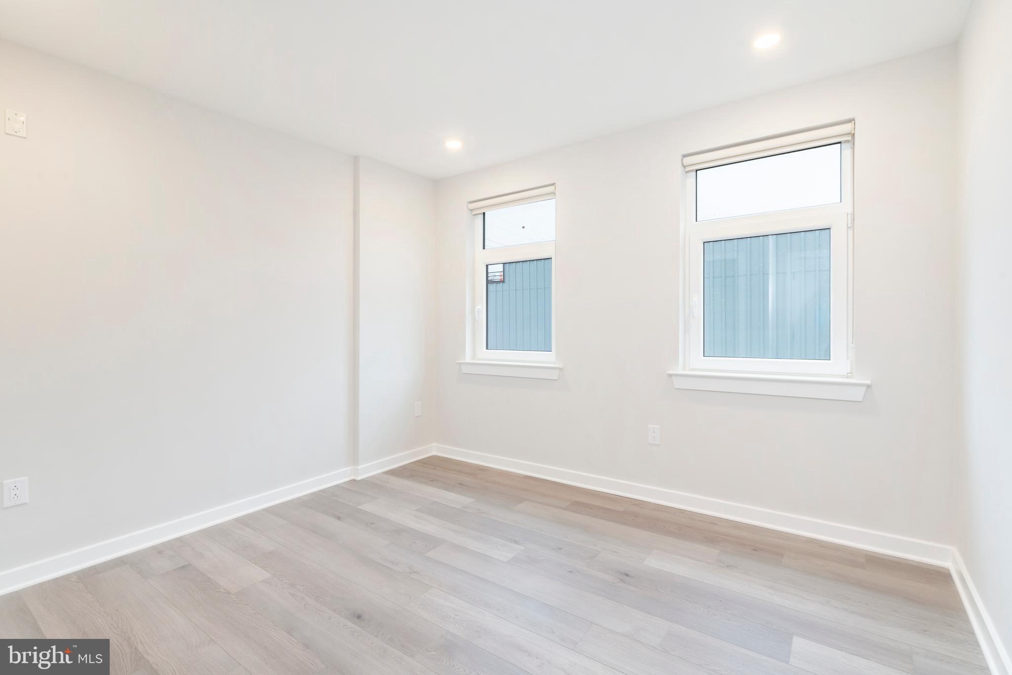 EAST FALLS - Residential Lease