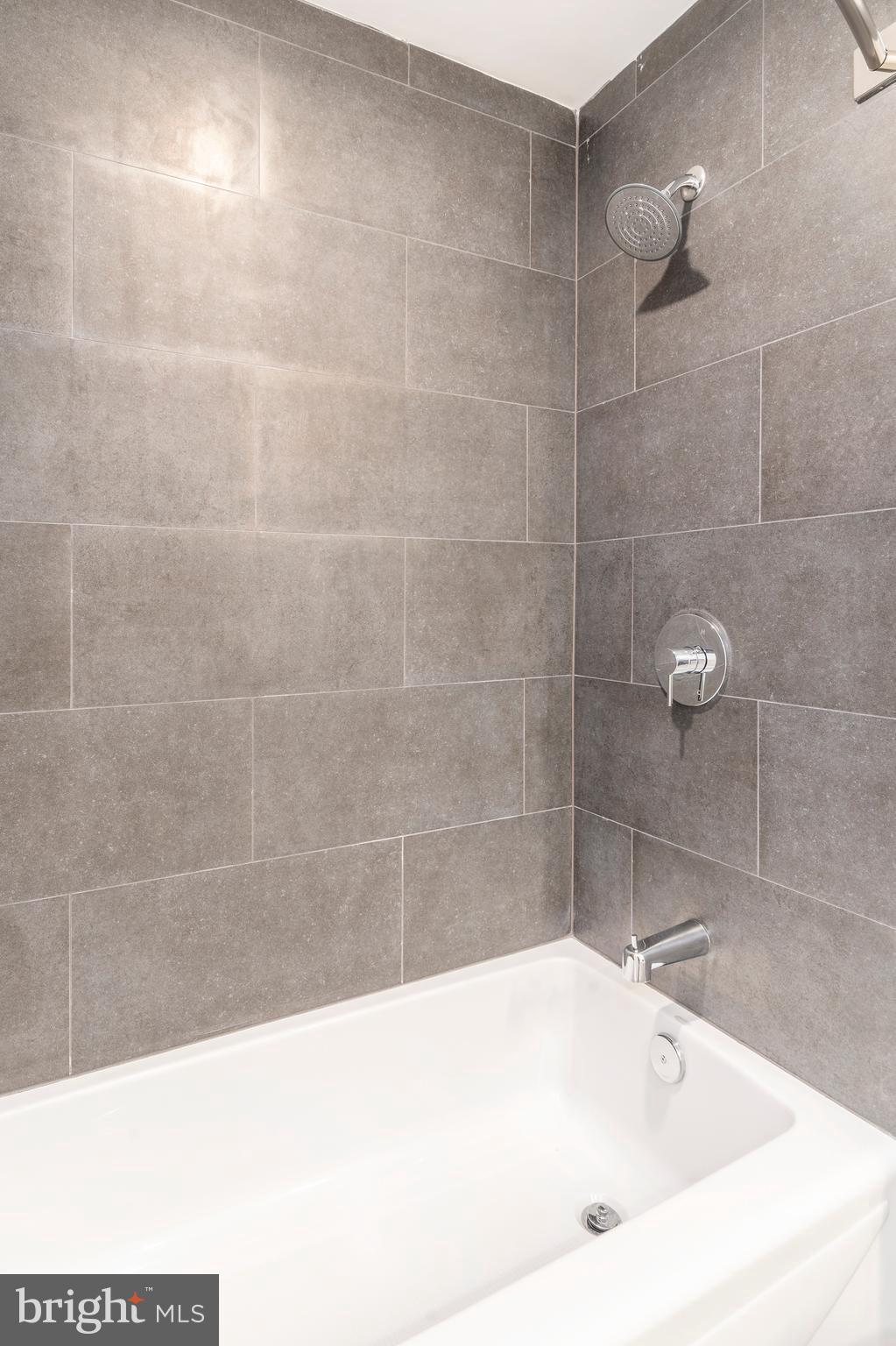 EAST FALLS - Residential Lease