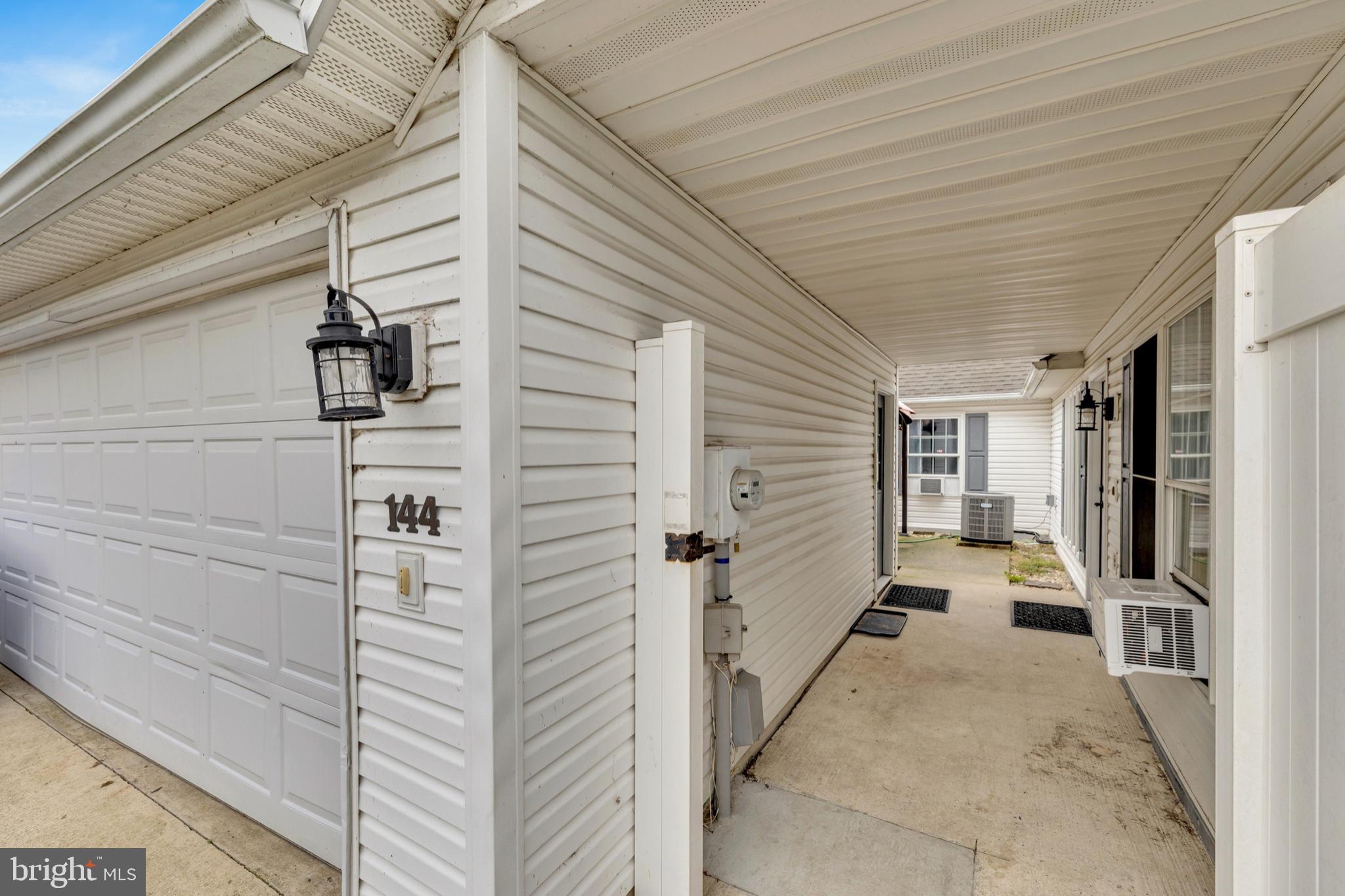144 HUDSON ALLEY