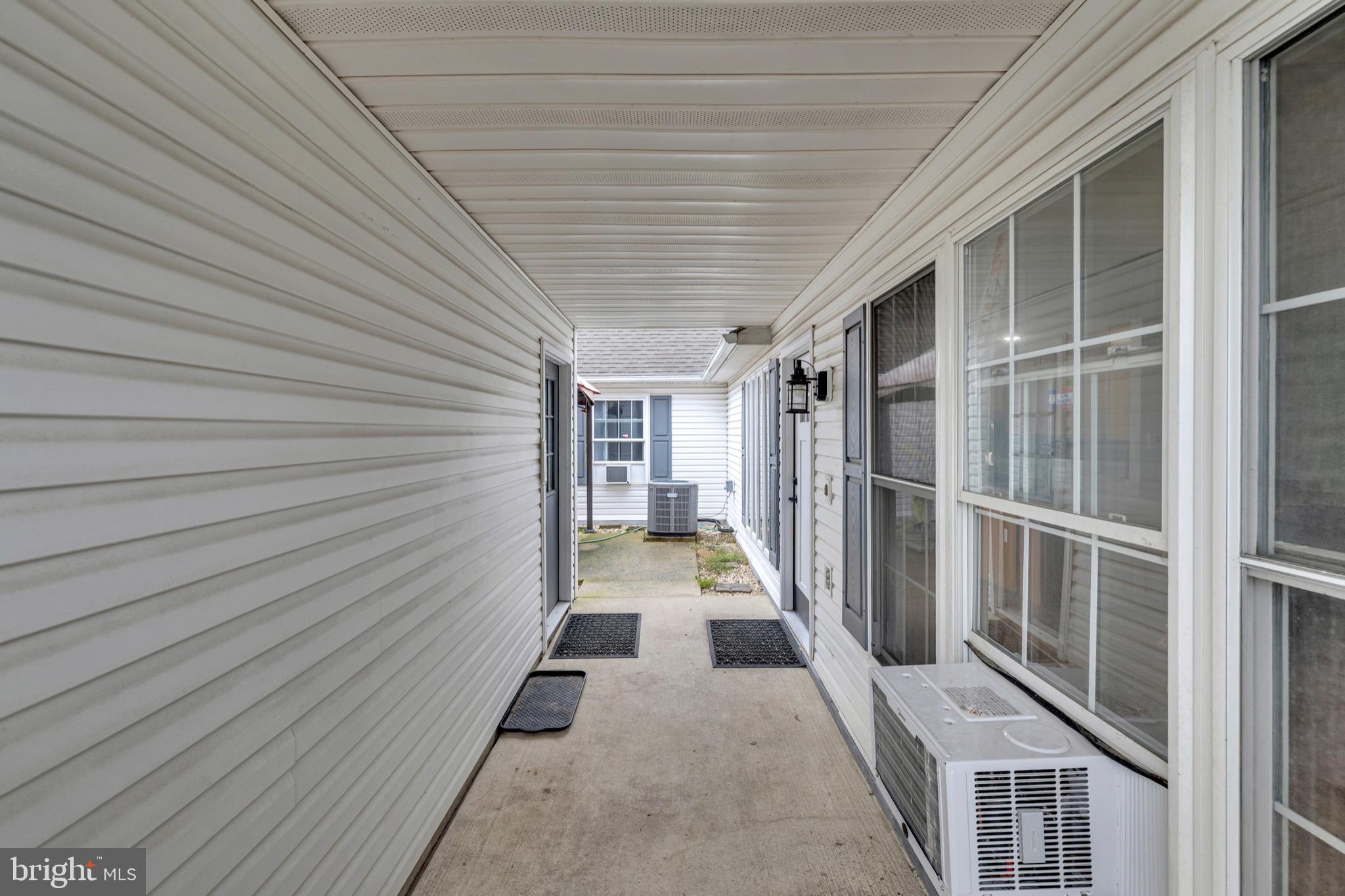 144 HUDSON ALLEY
