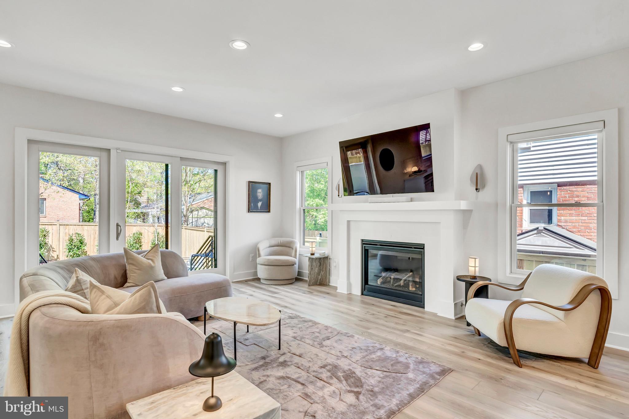 CARLIN SPRINGS - Residential