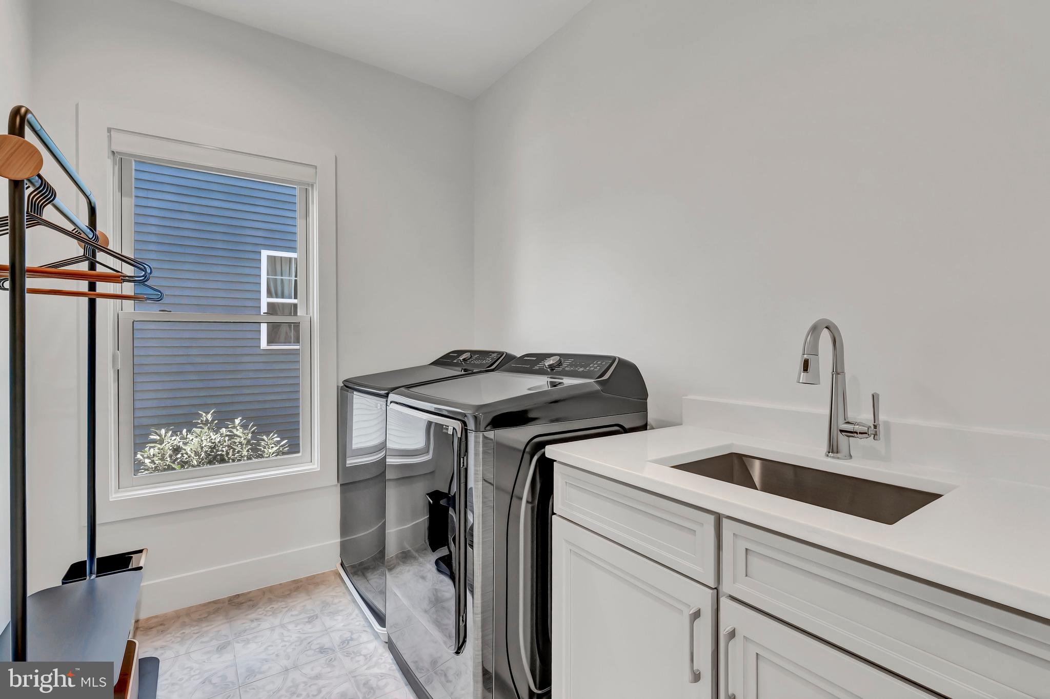 CARLIN SPRINGS - Residential