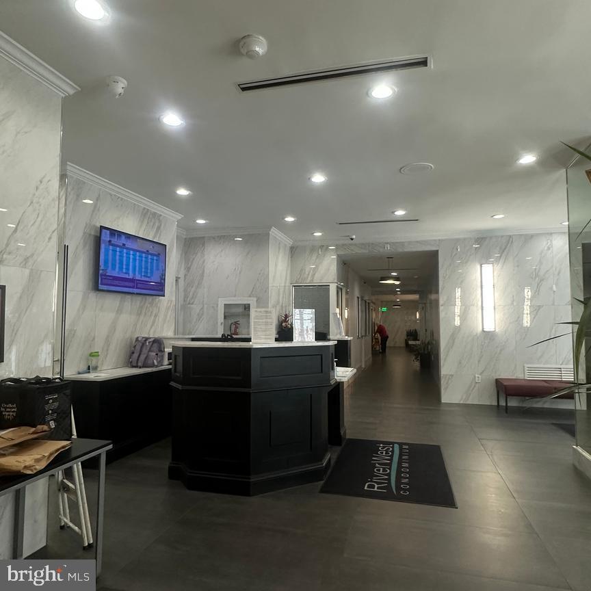 2101 CHESTNUT STREET 17 317