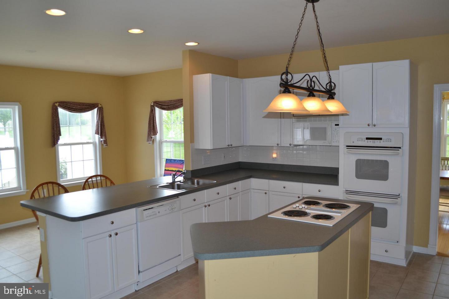 WILLOW SPRINGS ACRES - Residential