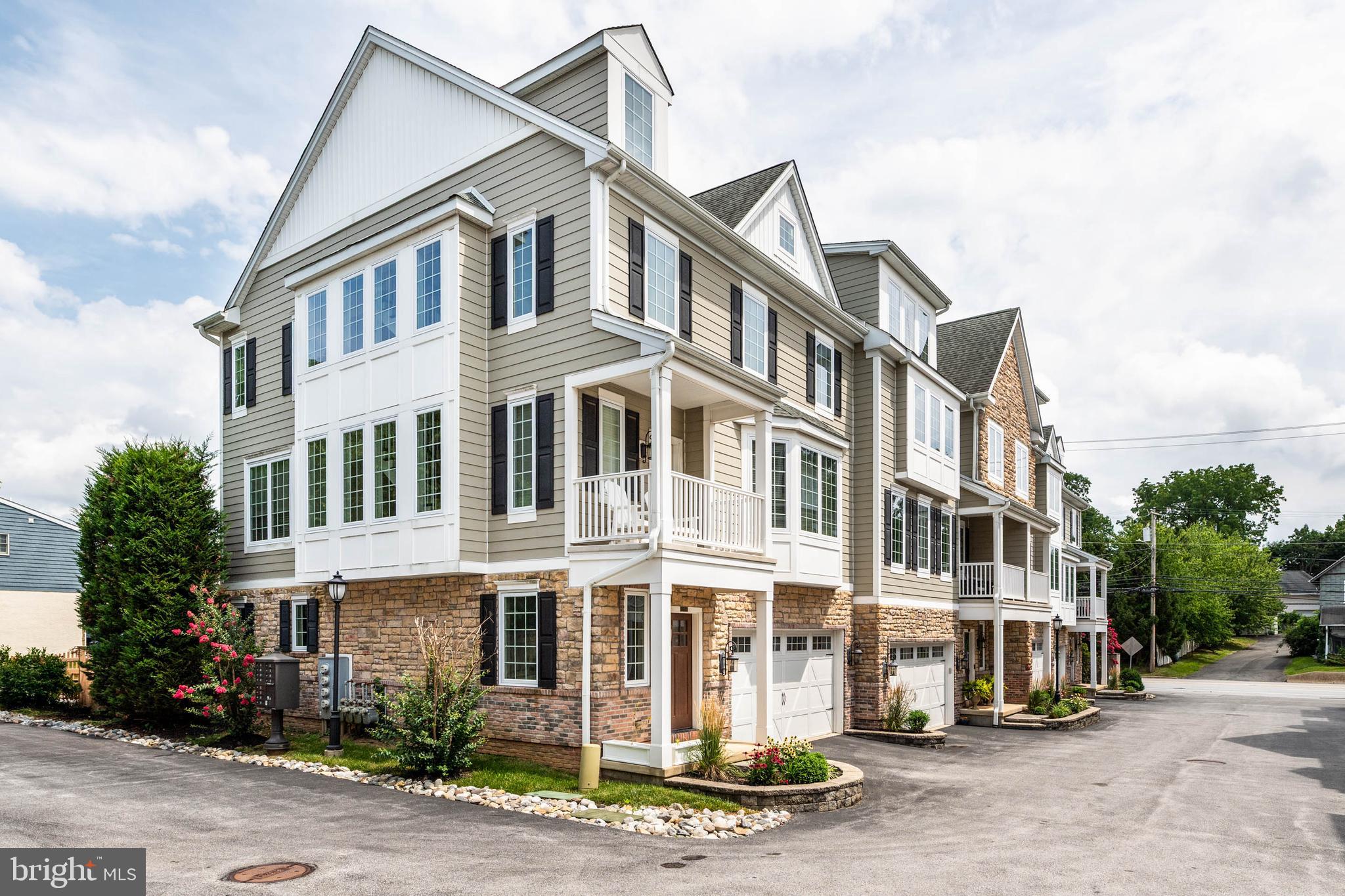7 GREY COURT