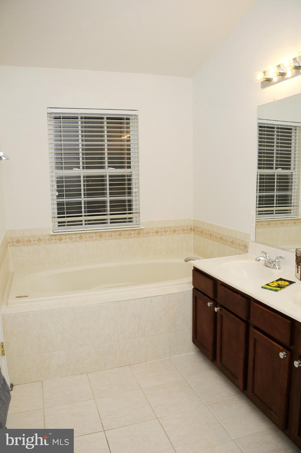 RUSSETT - Residential