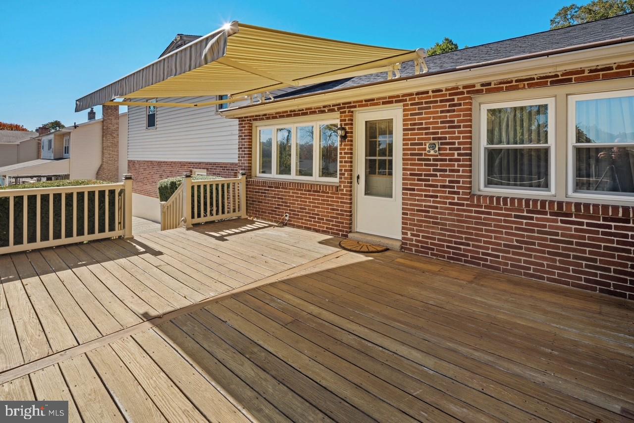 VILLAGE GREEN - Residential