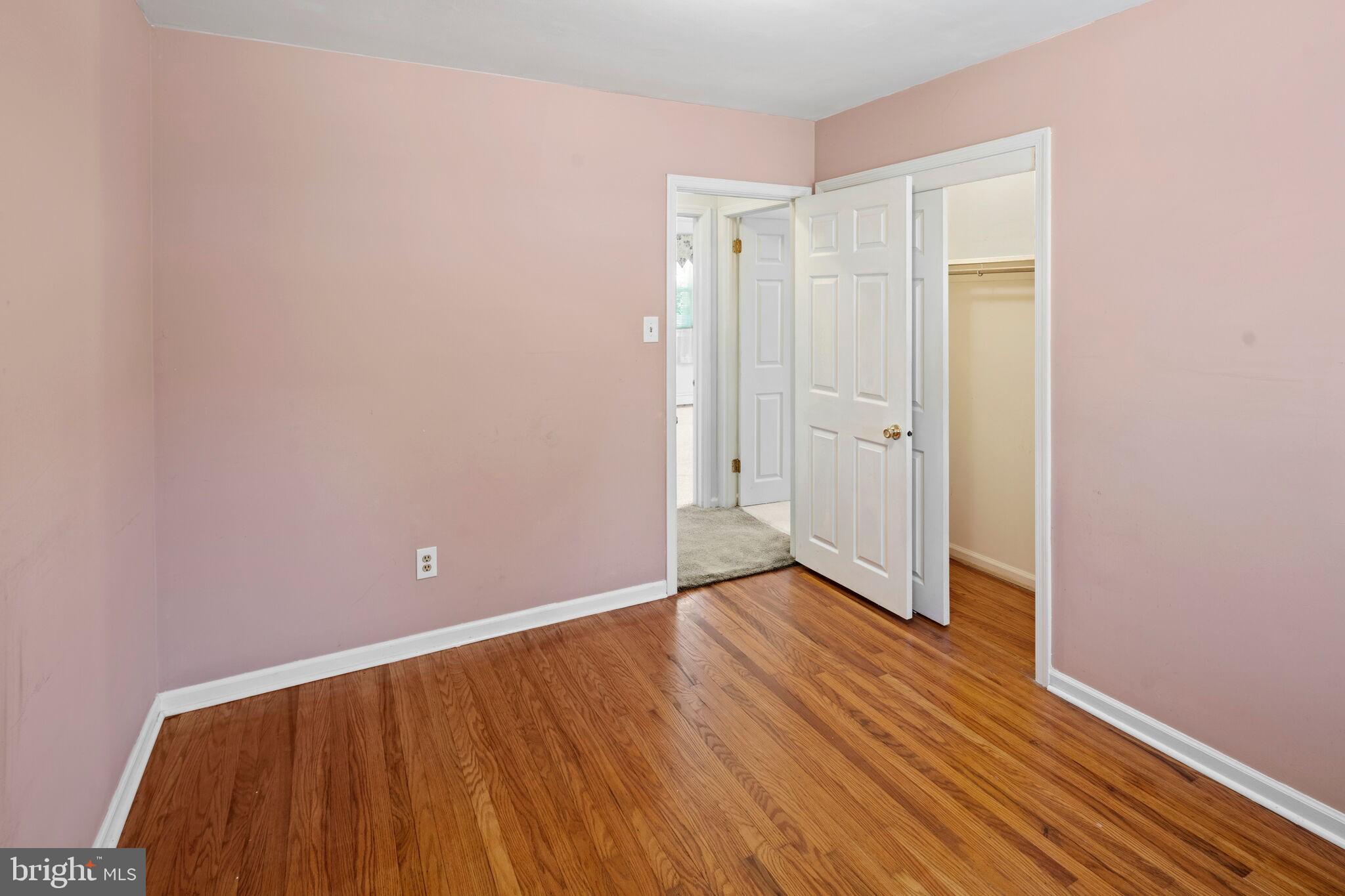 VILLAGE GREEN - Residential