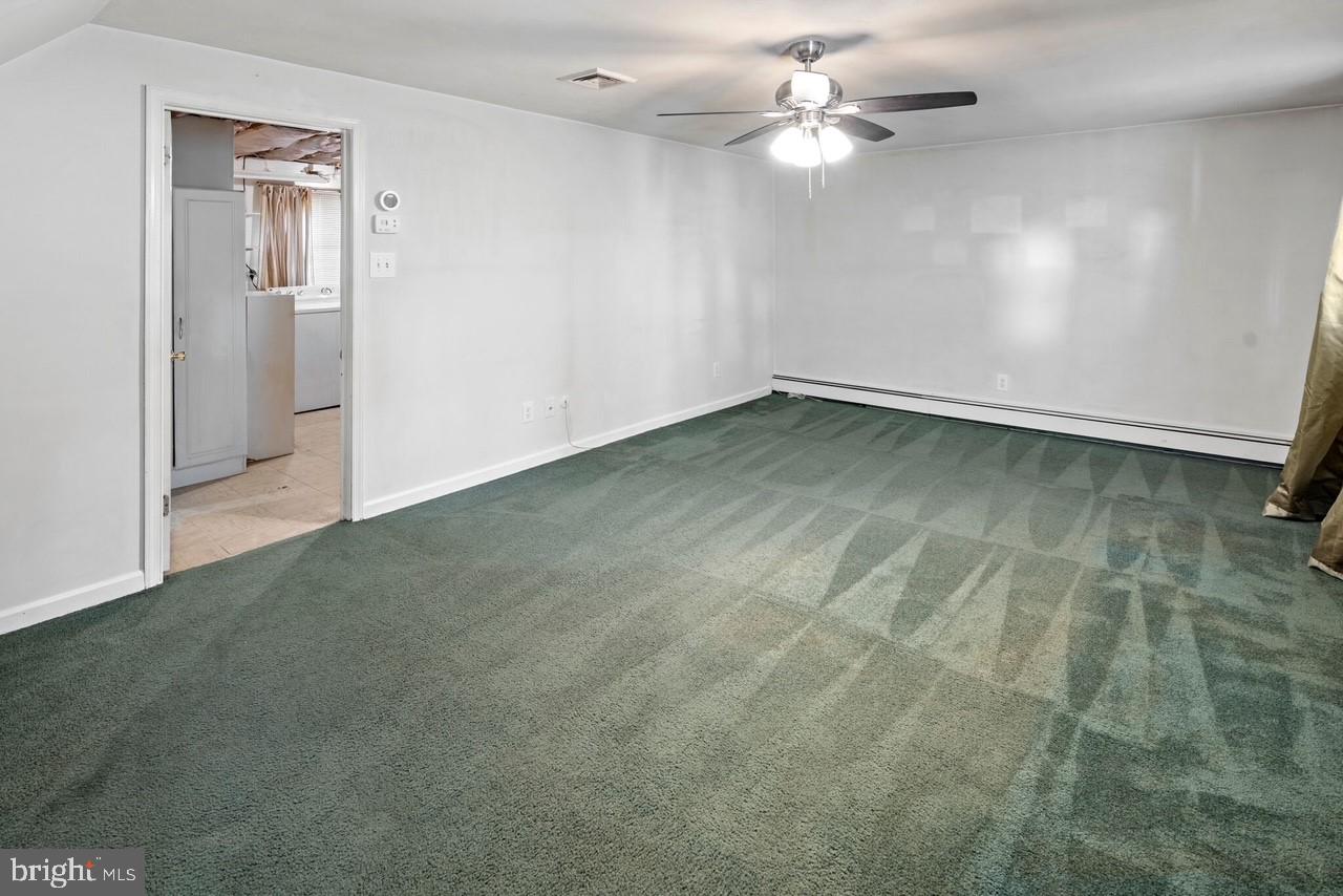 VILLAGE GREEN - Residential