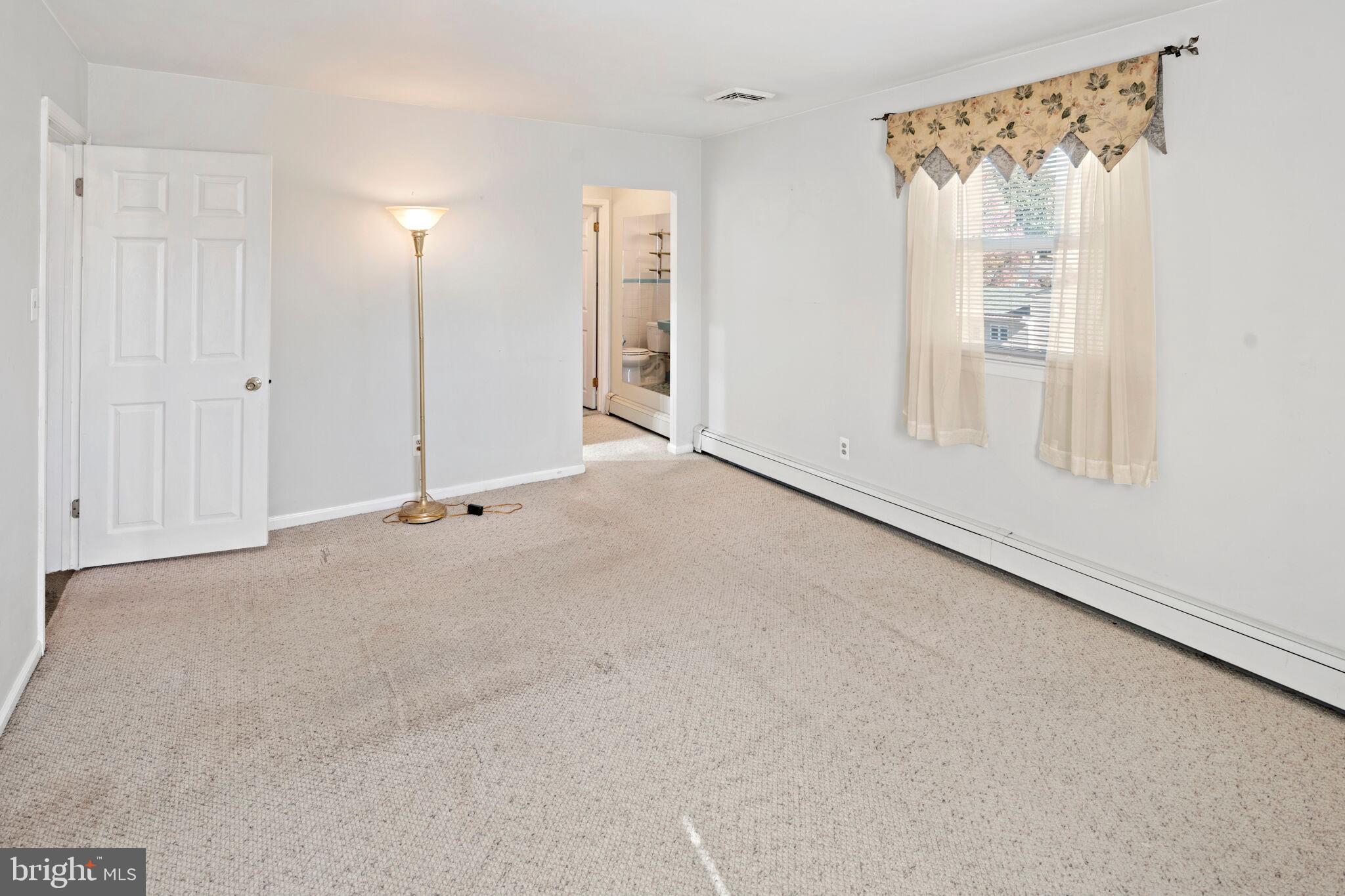 VILLAGE GREEN - Residential