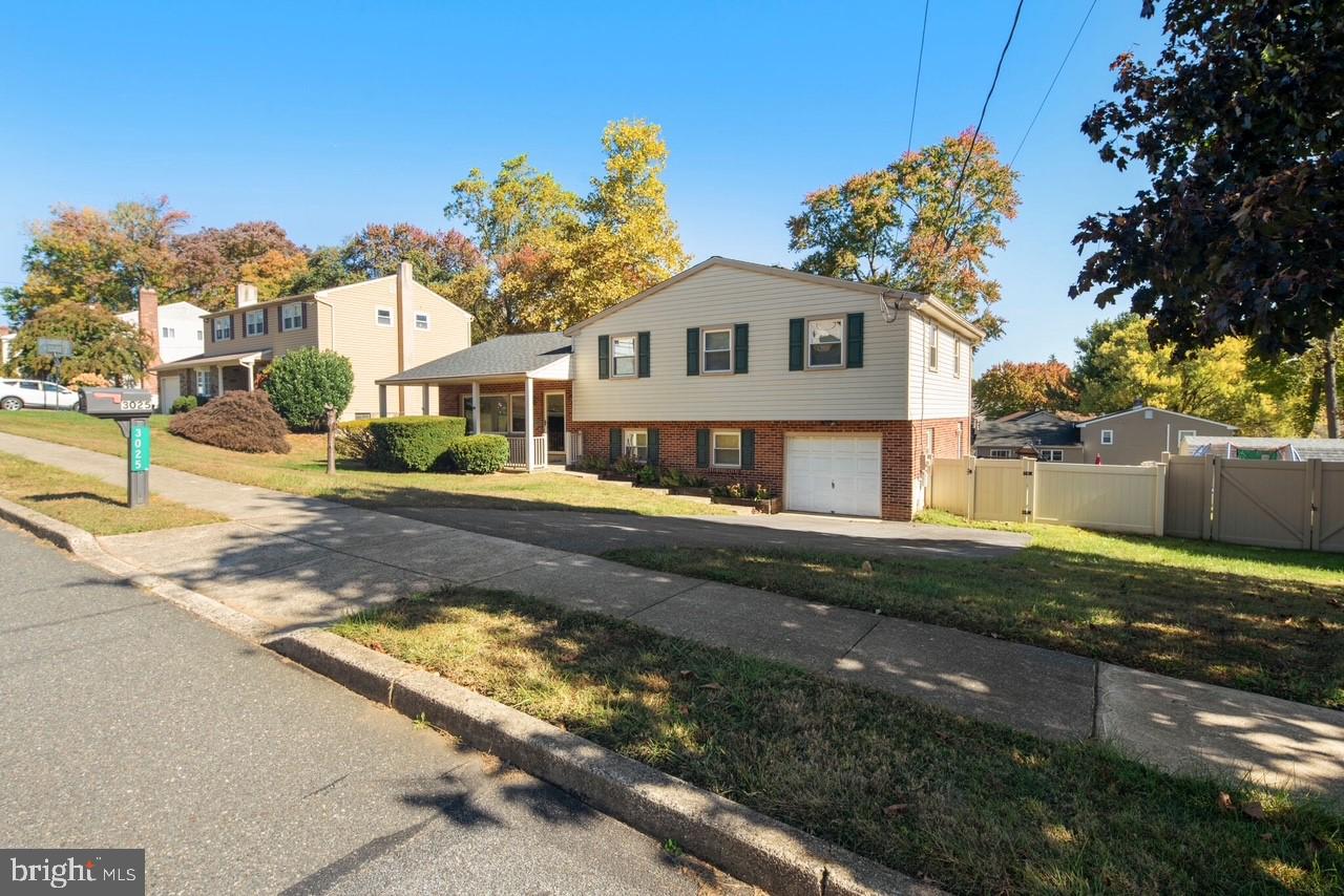 VILLAGE GREEN - Residential