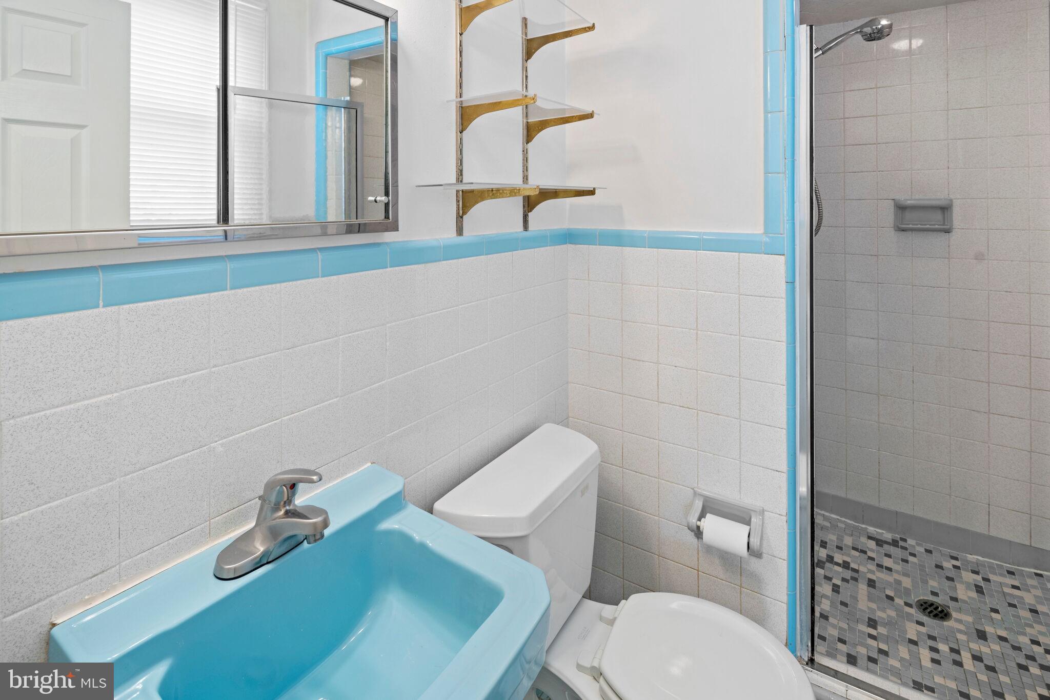 VILLAGE GREEN - Residential