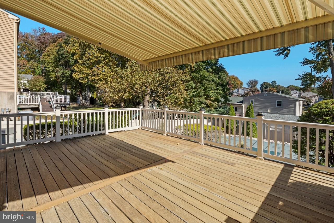 VILLAGE GREEN - Residential