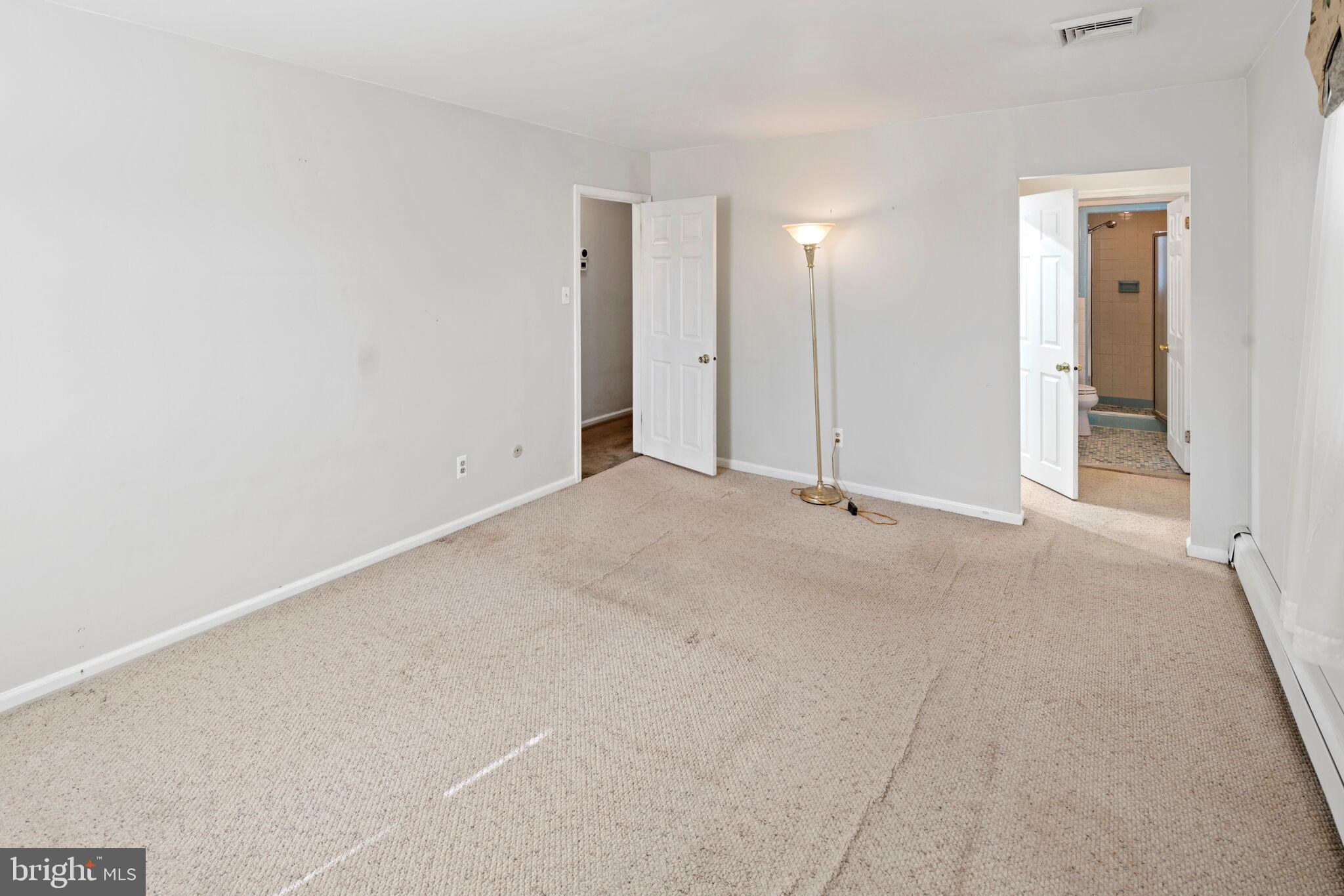 VILLAGE GREEN - Residential