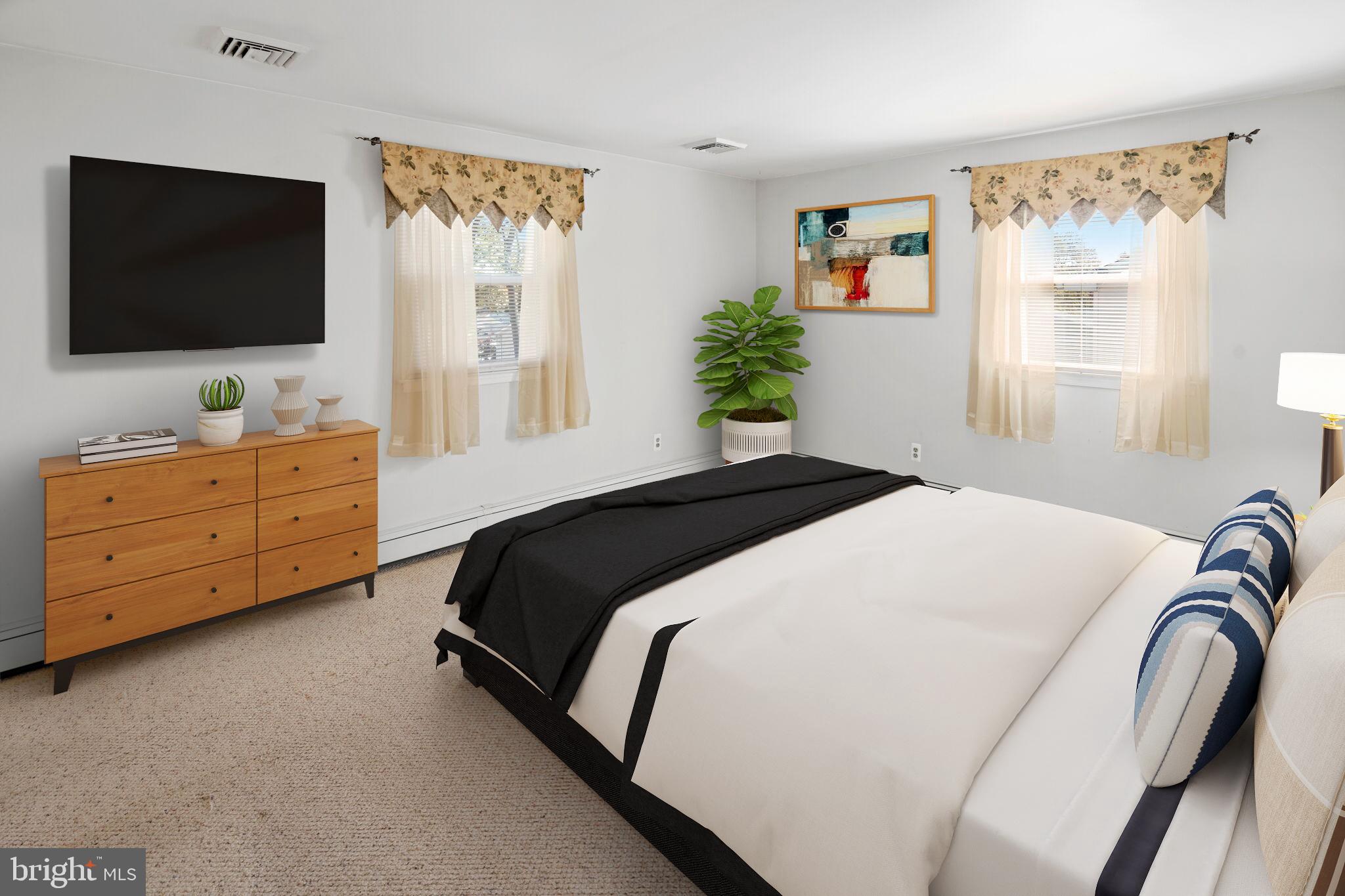 VILLAGE GREEN - Residential