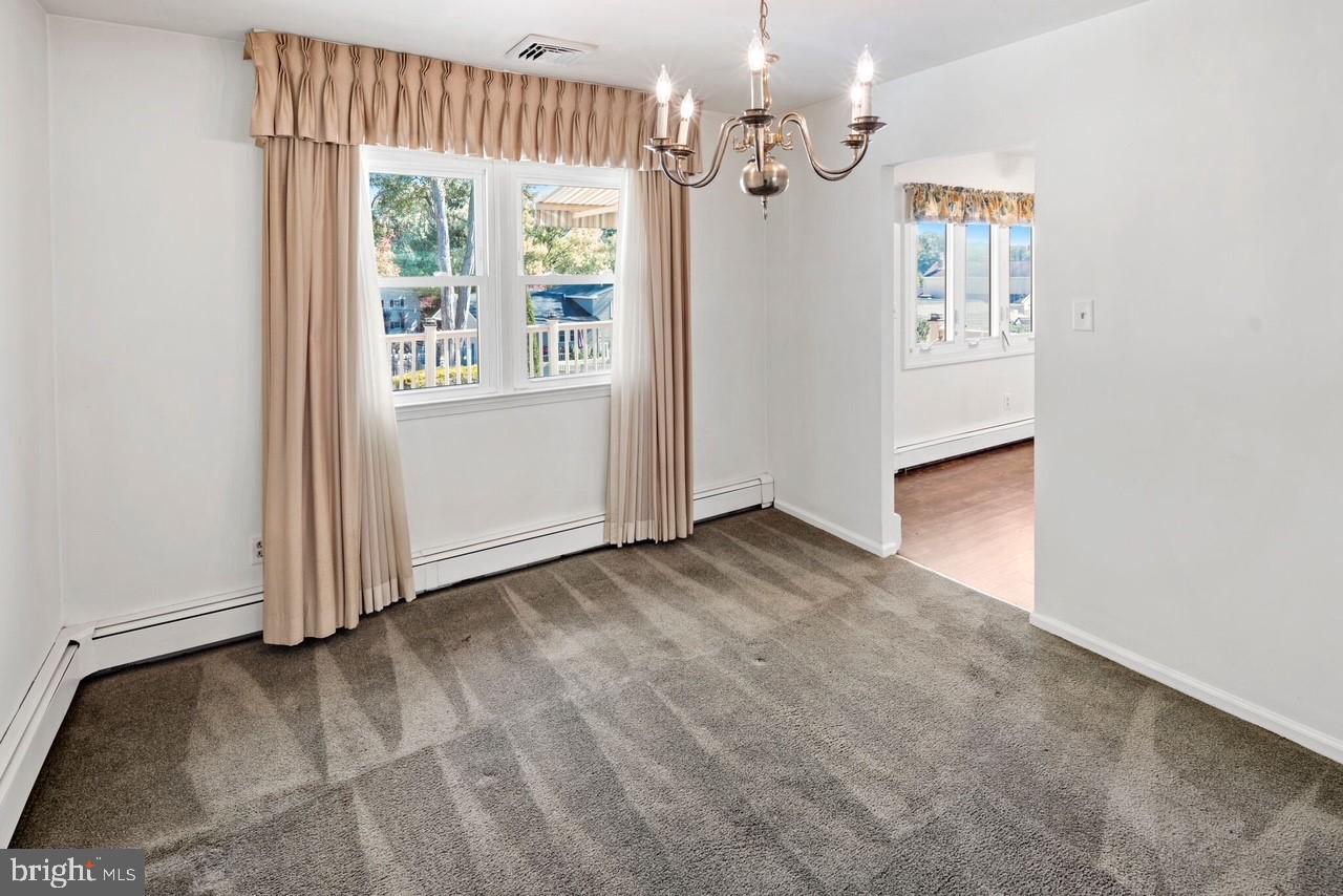 VILLAGE GREEN - Residential