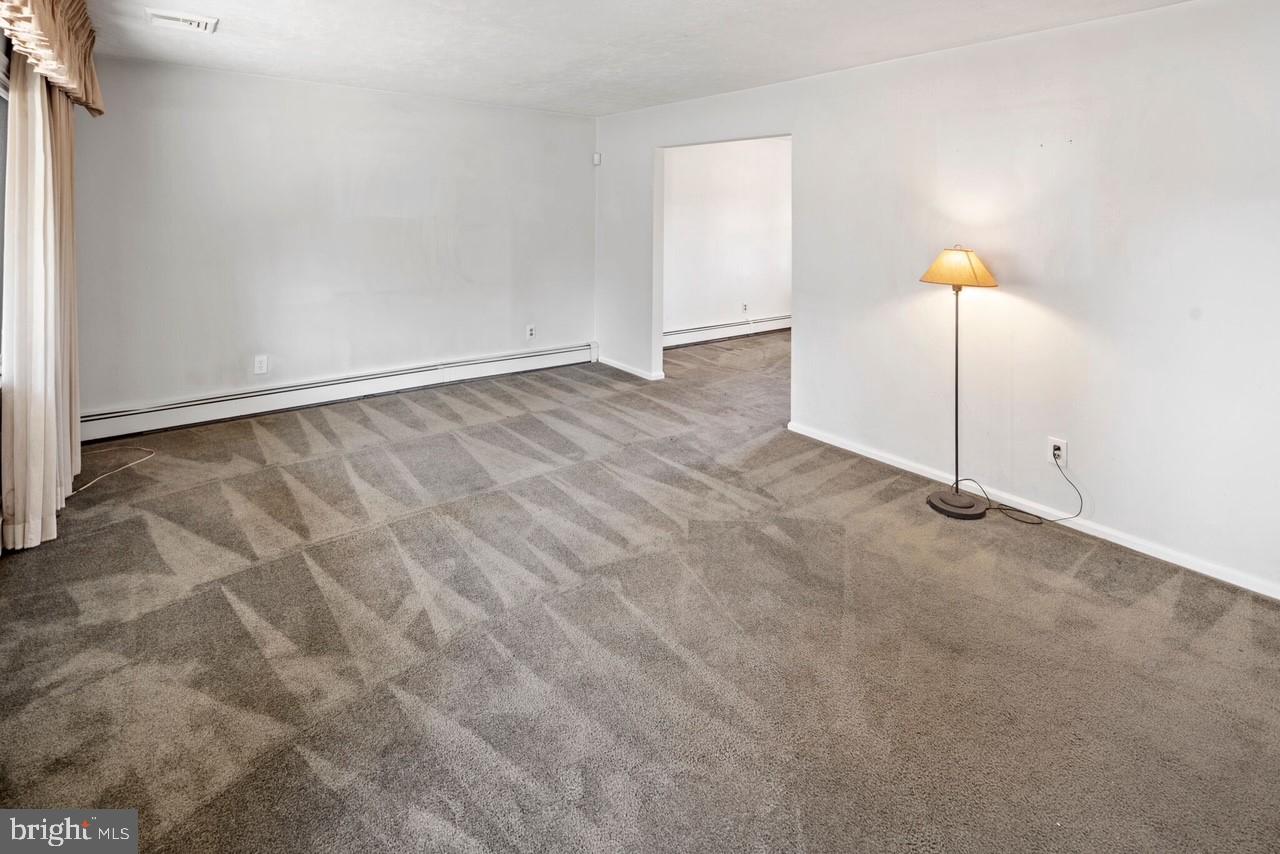 VILLAGE GREEN - Residential