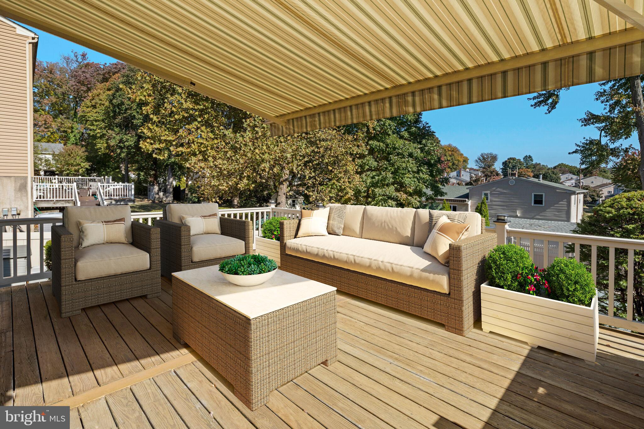 VILLAGE GREEN - Residential