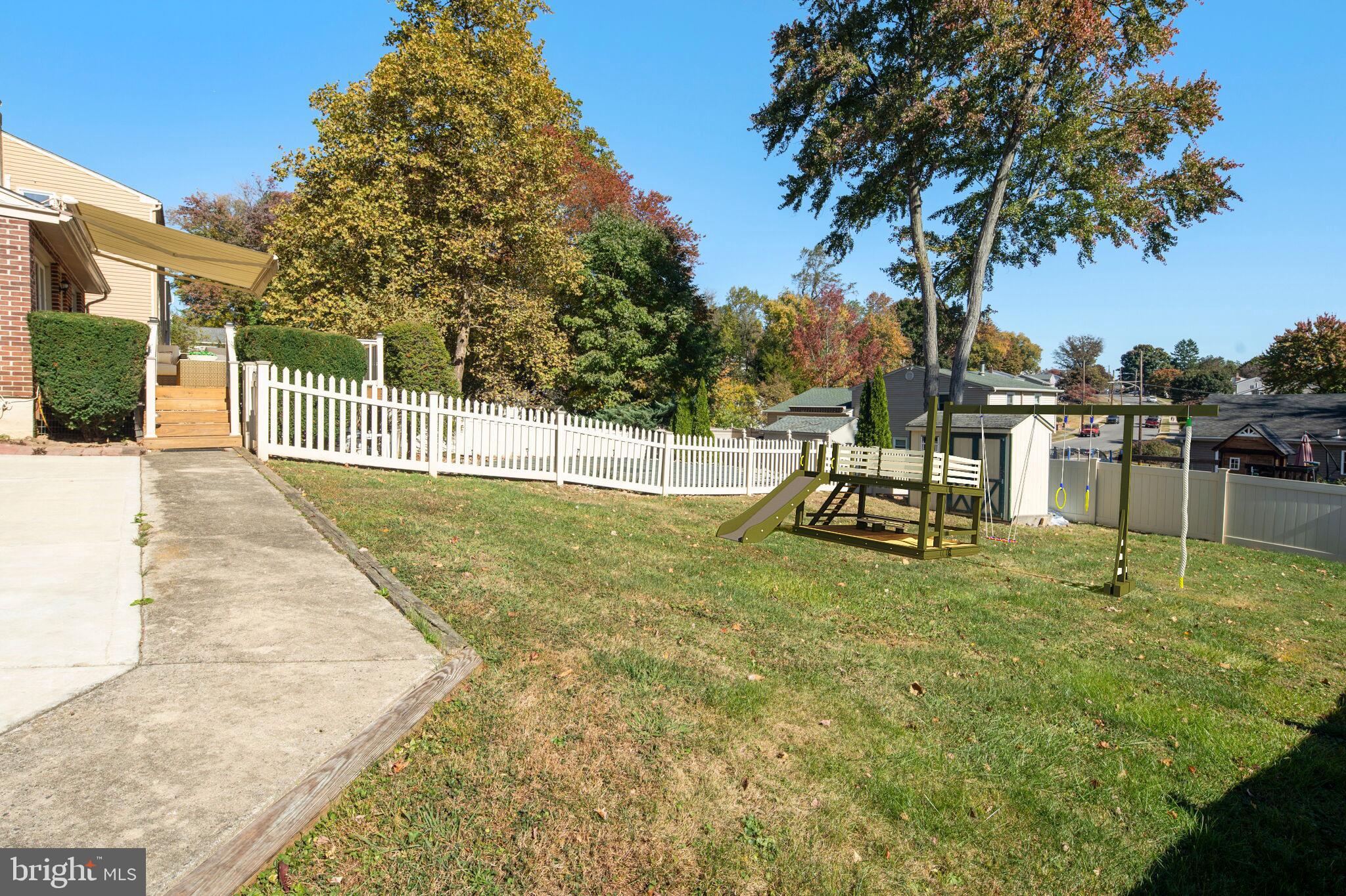 VILLAGE GREEN - Residential