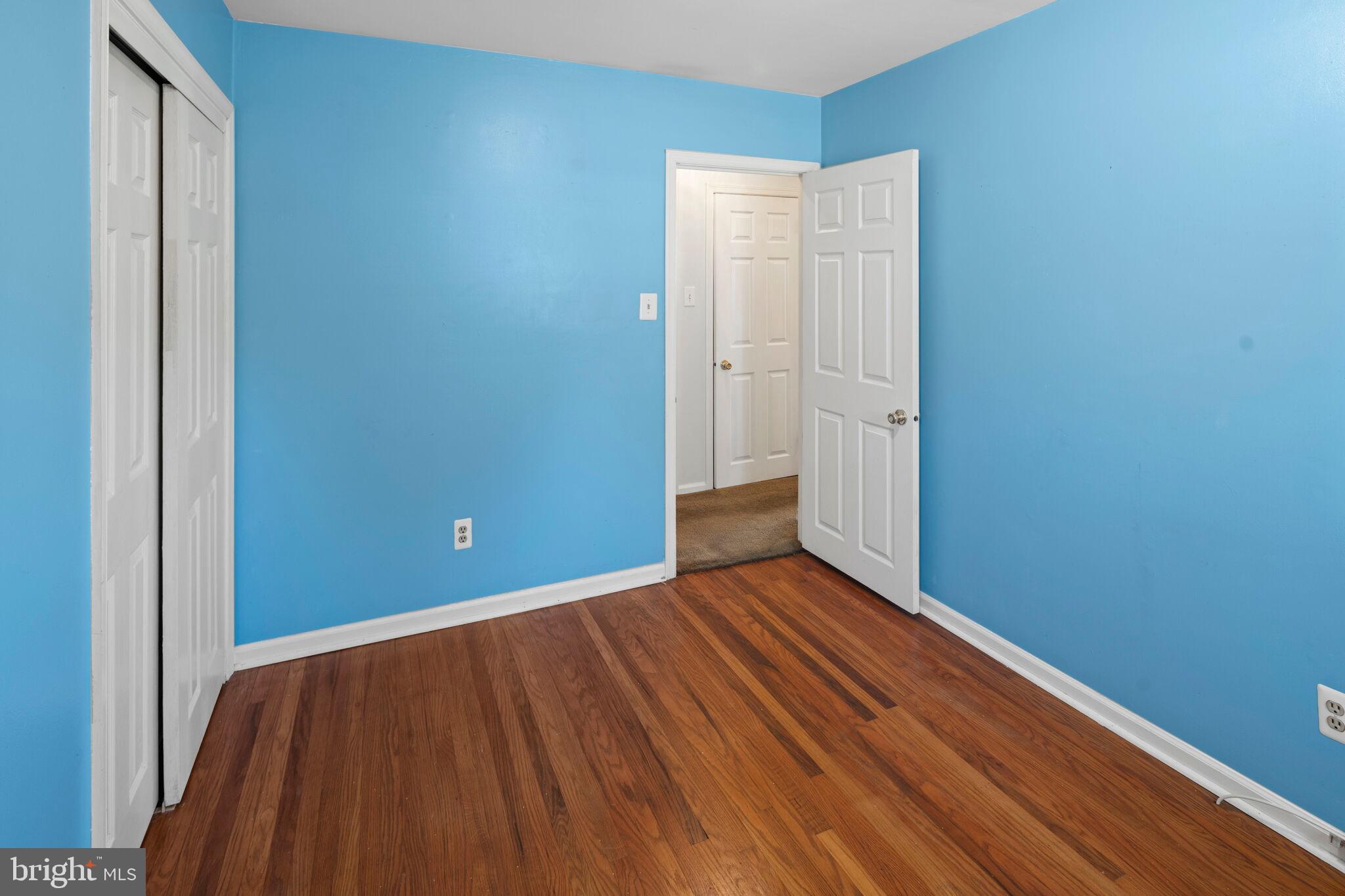 VILLAGE GREEN - Residential